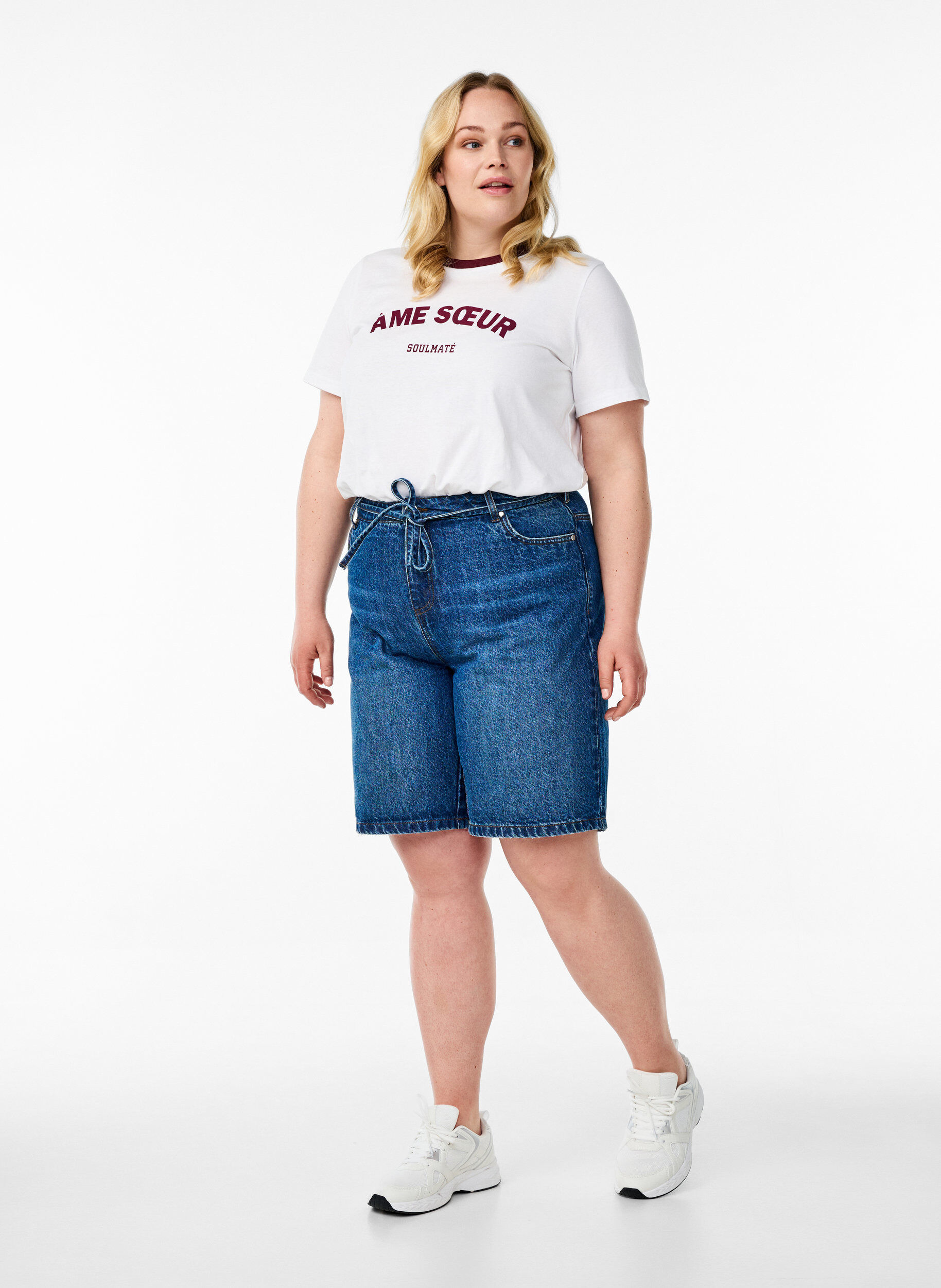 ZizziT-Shirt mit Textdruck und Kontrastbesatz, Wei&szlig;, Model image number 1