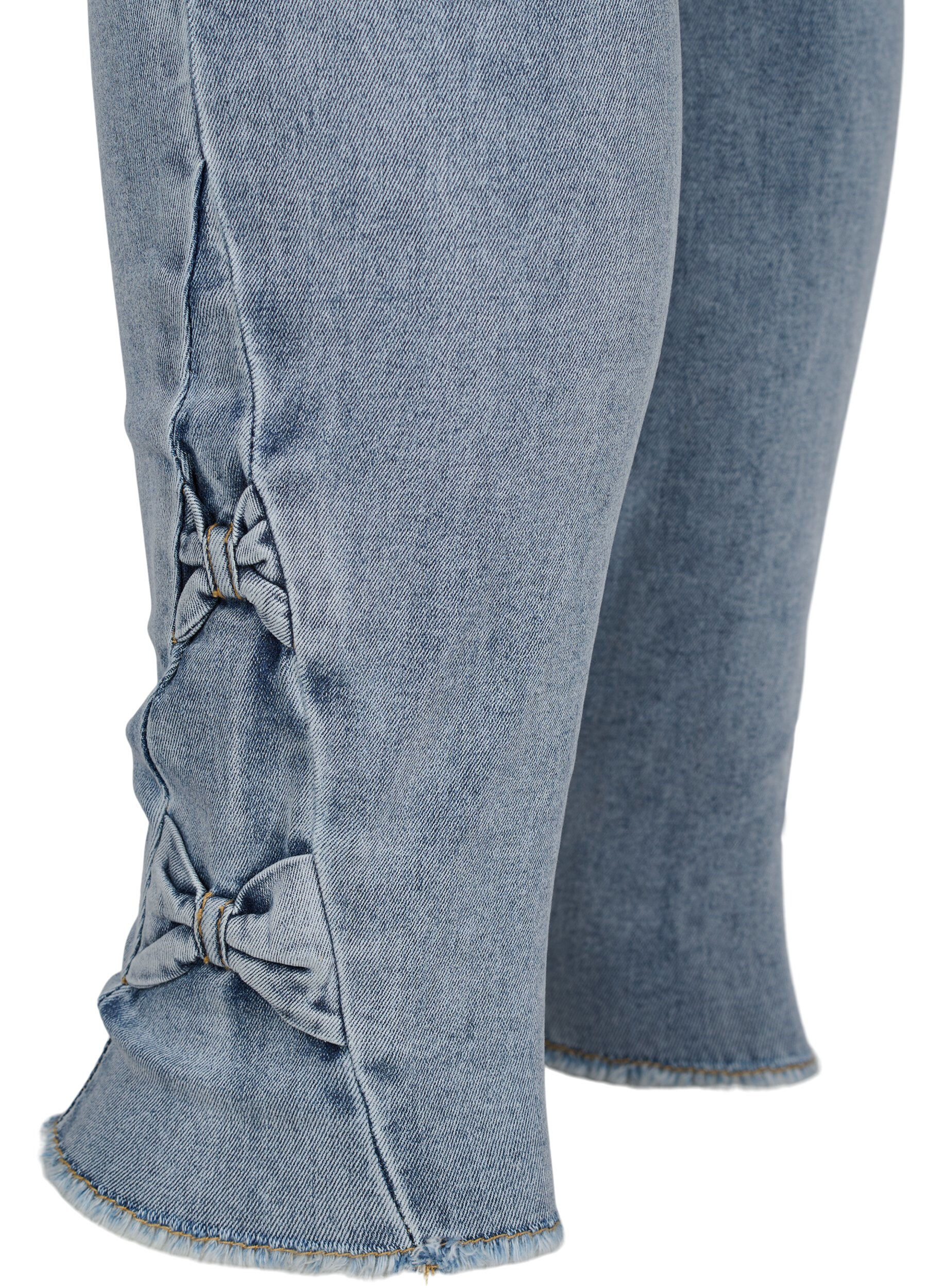 ZizziCropped Amy Jeans mit Schleifen, Light blue, Packshot image number 3