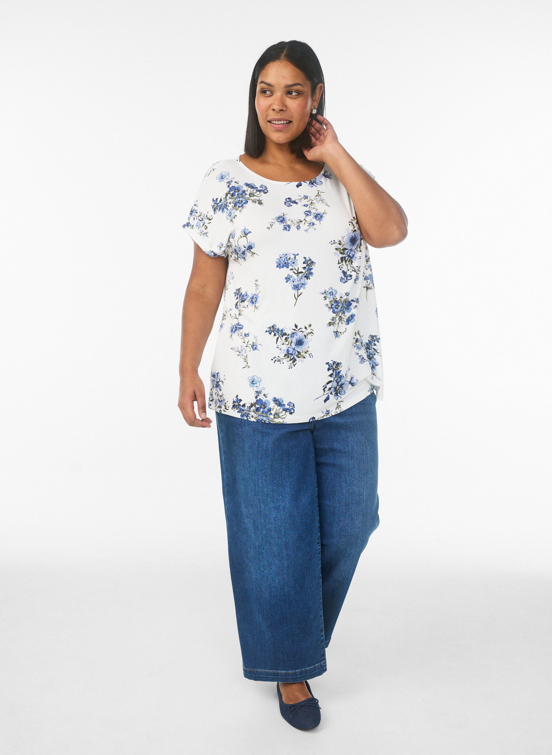 ZizziT-Shirt mit Blumenprint, Vanille, Model image number 1