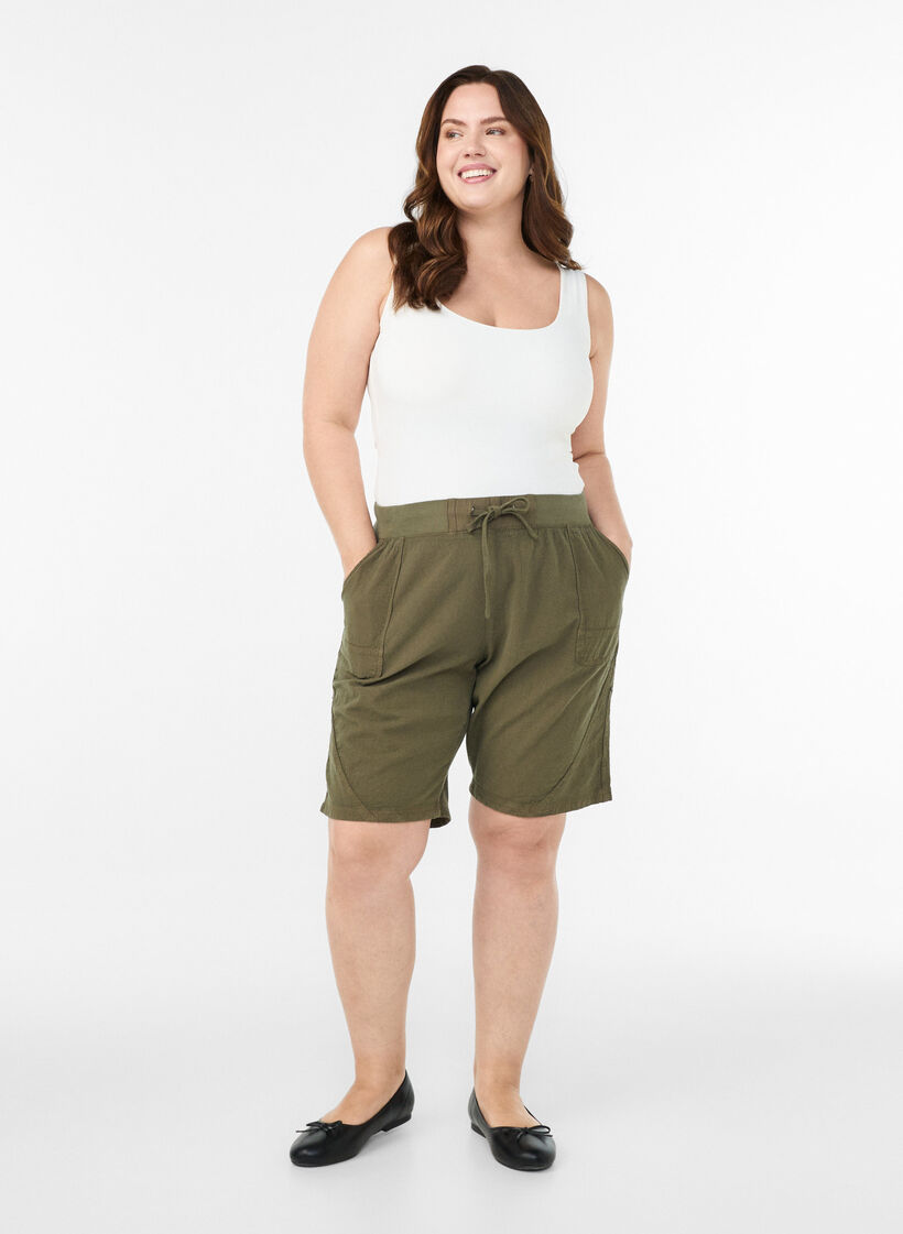 Lockere Shorts aus Baumwolle mit Taschen, Gr&uuml;n, Model image number 1