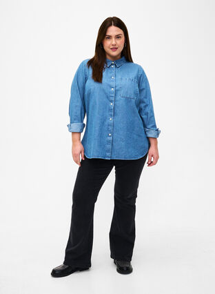 Langärmeliges Jeanshemd mit Brusttasche, Light Blue Denim, Model image number 2