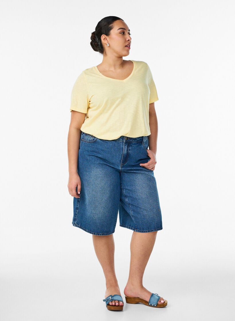 Kurz&auml;rmeliges Basic T-Shirt mit V-Ausschnitt, Gelb, Model image number 1