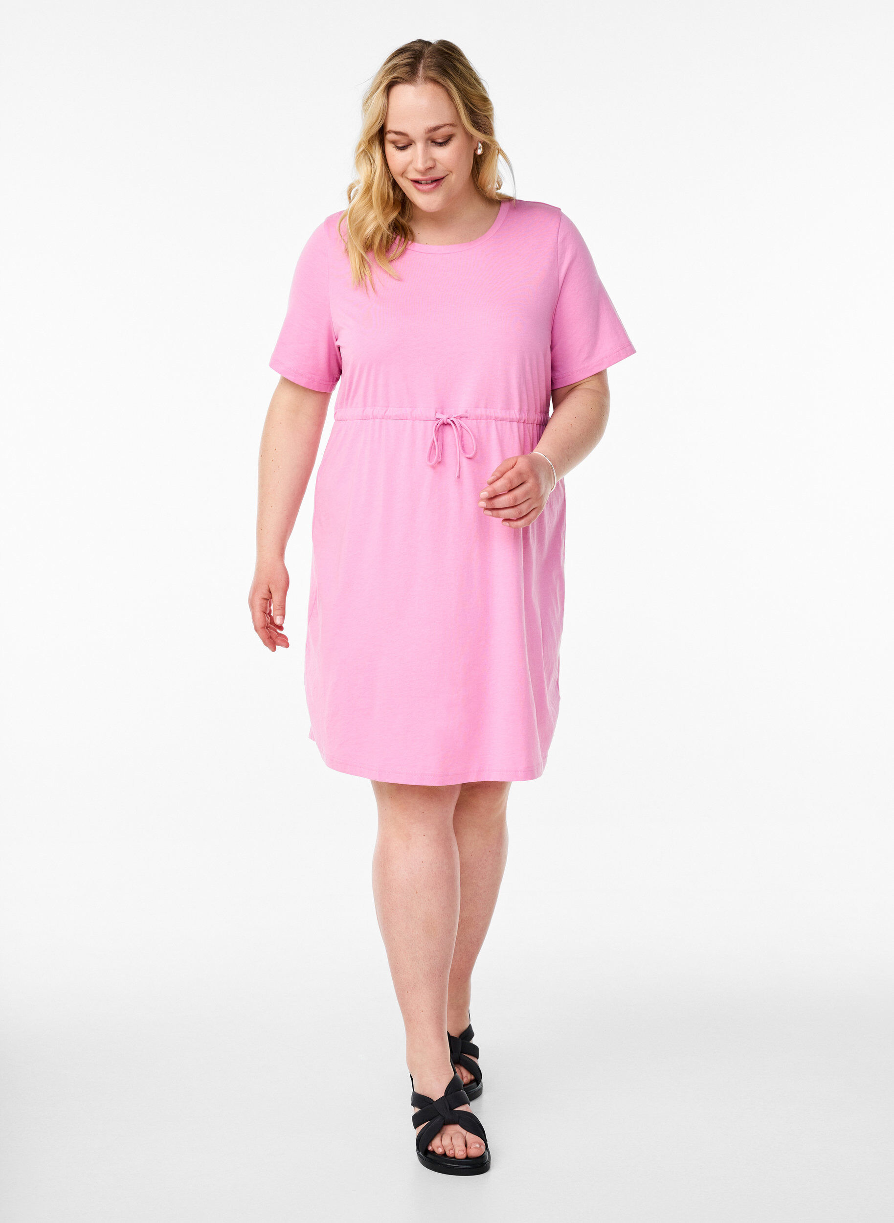 ZizziFLASH &ndash; Kurzes T-Shirt-Kleid mit Bindeg&uuml;rtel, Pink, Model image number 1