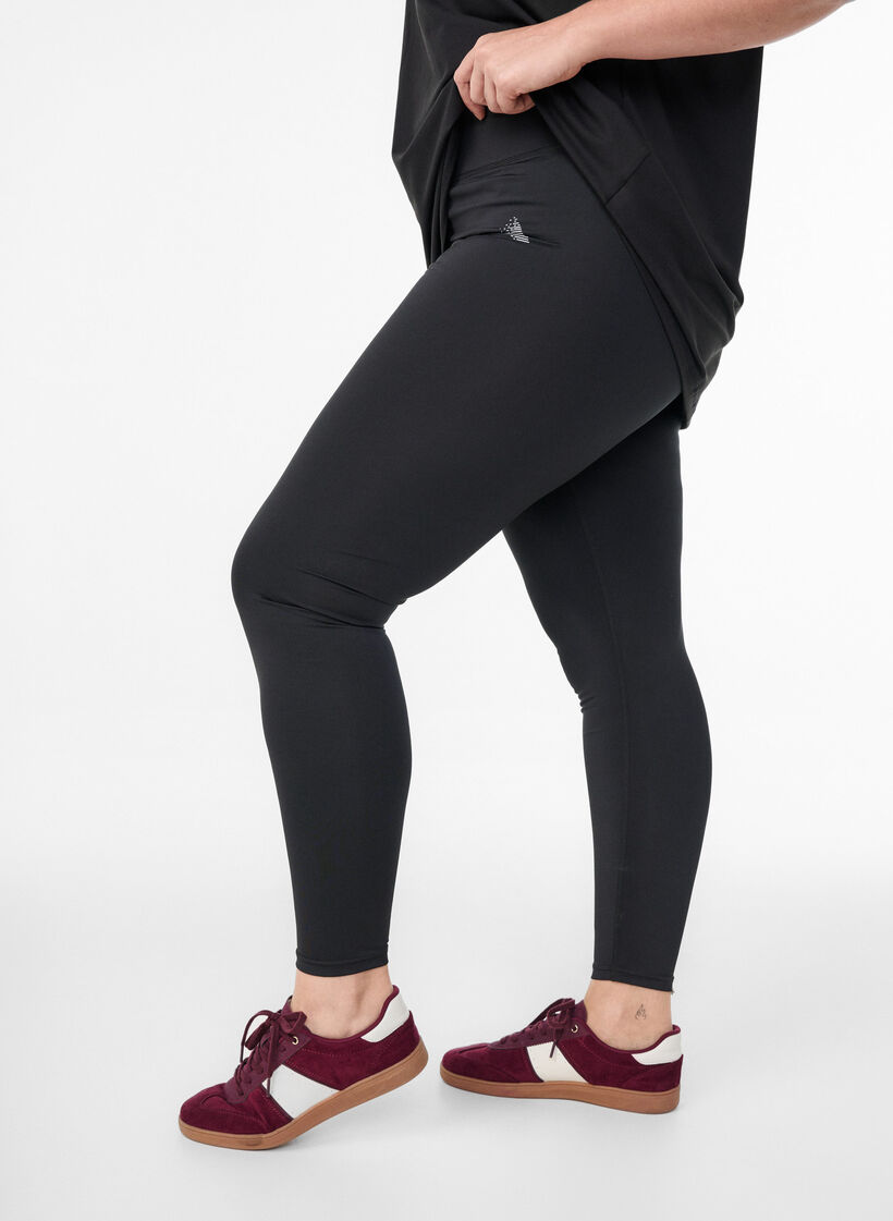 Gek&uuml;rzte Basic-Trainingsleggings, Schwarz, Model image number 0