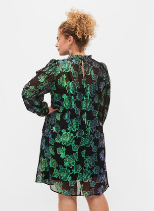 Blumiges Viskose-Kleid mit Lurexstruktur, Black w. Green Lurex, Model image number 1