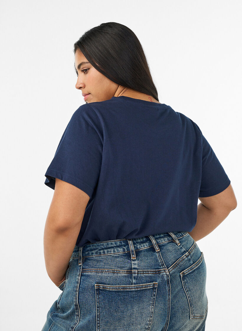 T-Shirt aus Bio-Baumwolle mit Teddyb&auml;r-Motiv, Blau, Model image number 2