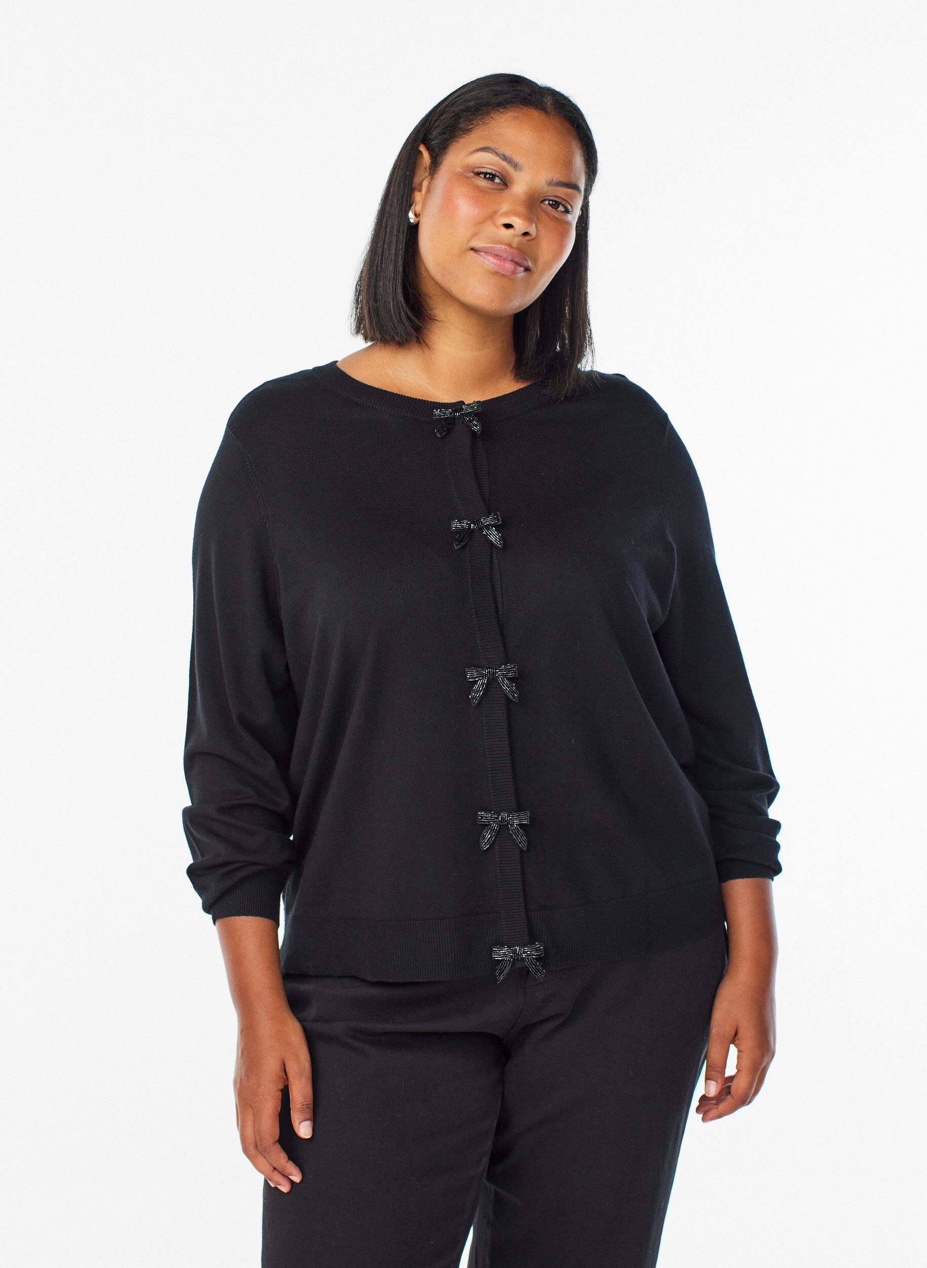 Cardigan mit perlenbestickten Schleifen und Druckkn&ouml;pfen, Schwarz, Model