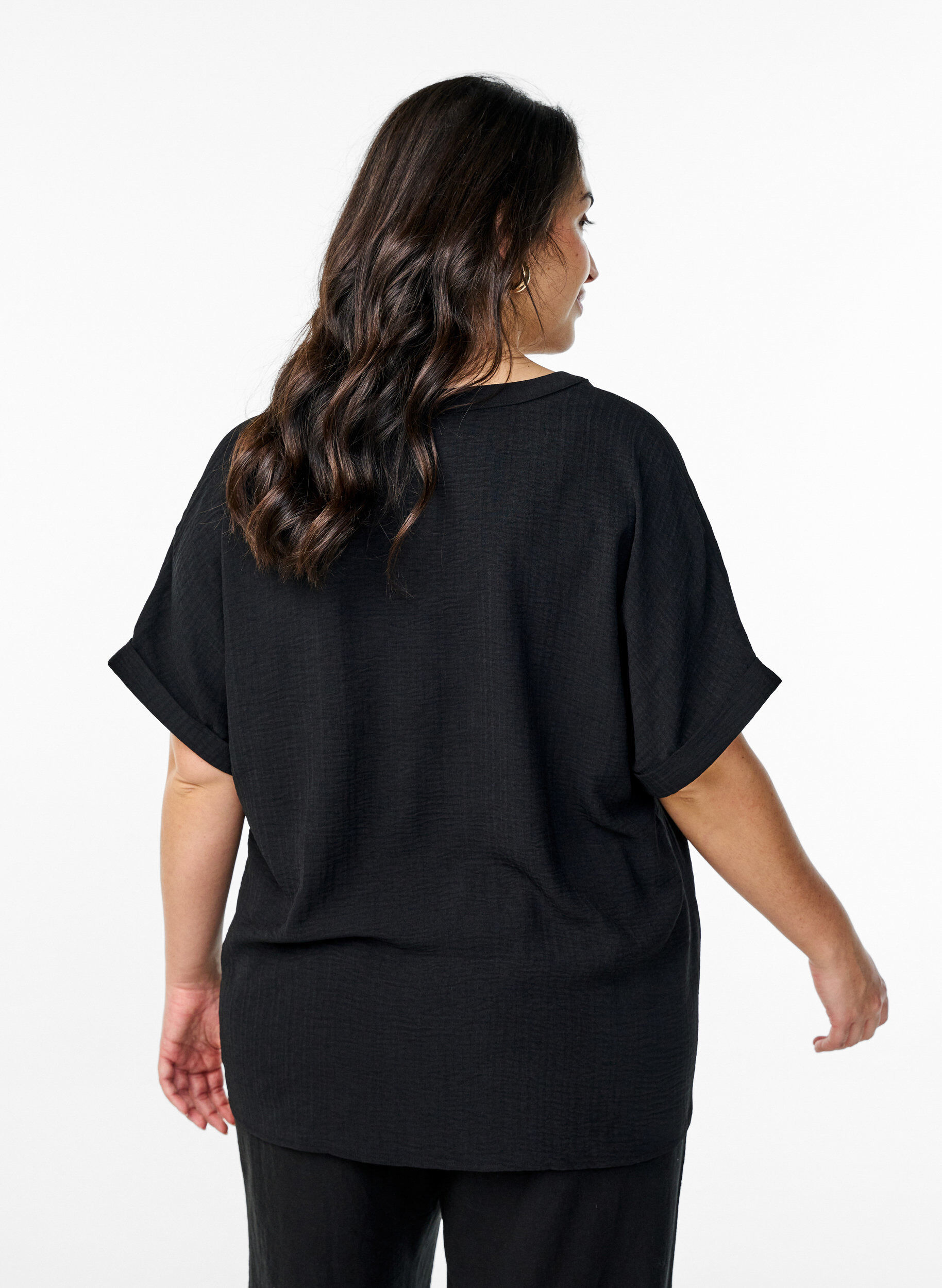 ZizziLockere Bluse mit kurzen &Auml;rmeln, Schwarz, Model image number 2