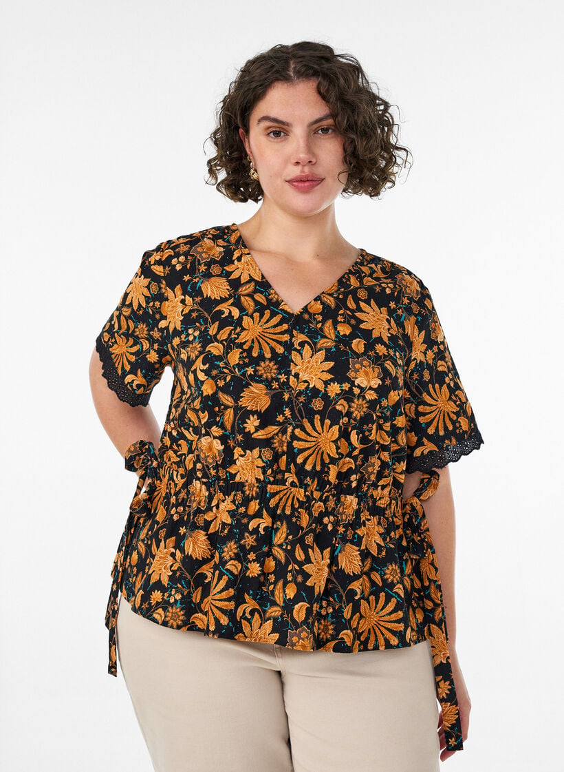 Gebl&uuml;mte Bluse aus Baumwolle mit Bindeband, Orange, Model image number 0