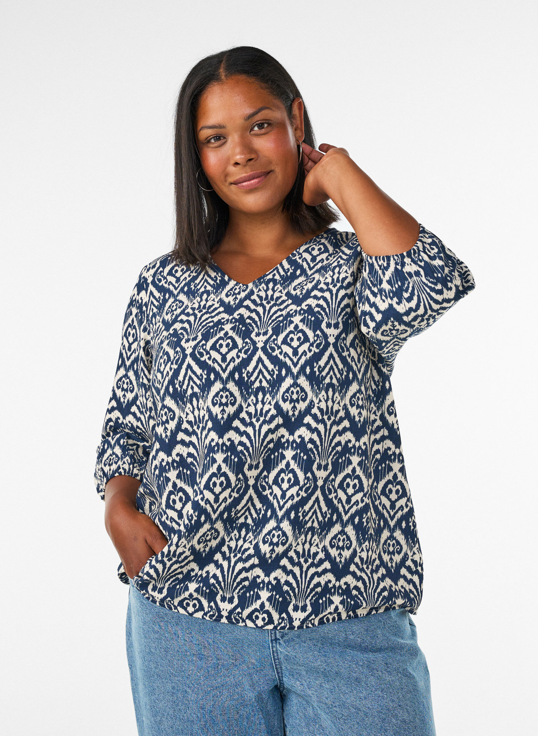 ZizziGemusterte Bluse aus Viskose mit 3/4-&Auml;rmeln, Blau, Model image number 0