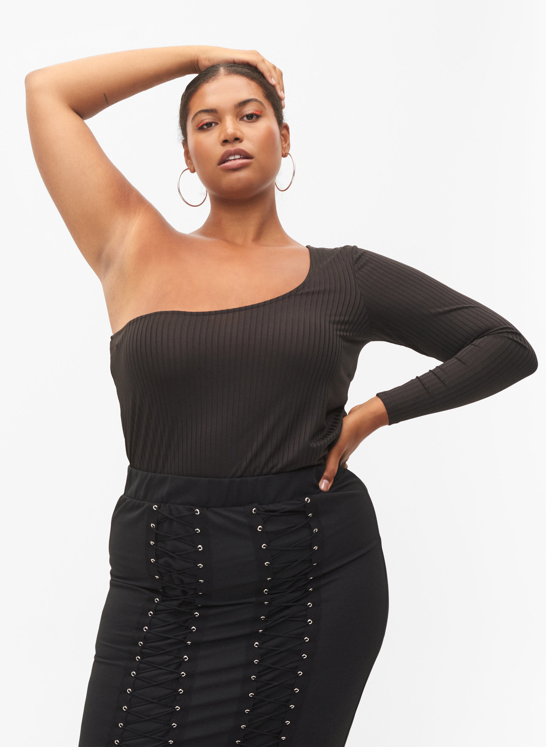 ZizziOne -Shoulder Bluse, Black, Model image number 0