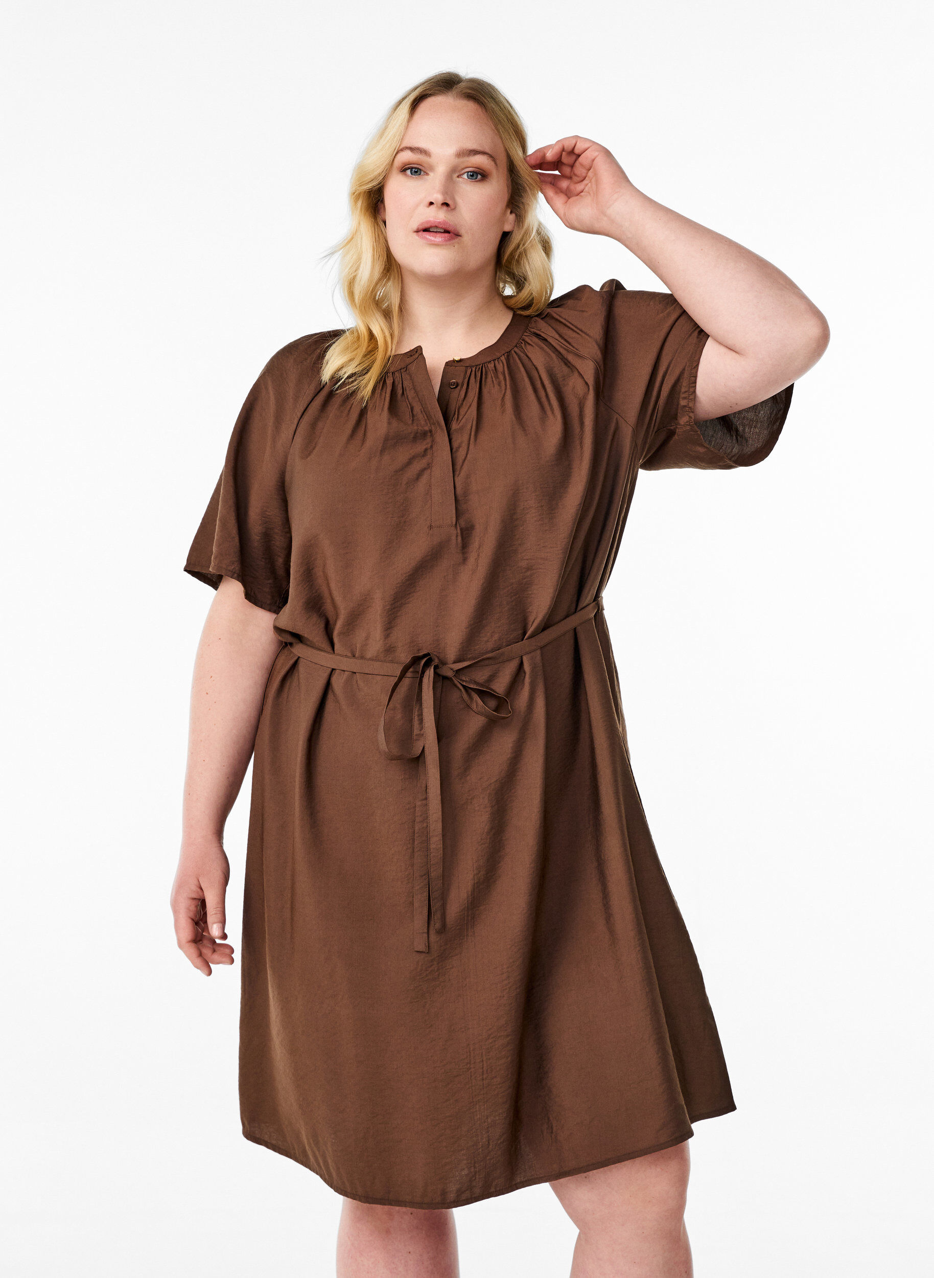ZizziKnielanges Kleid mit kurzen &Auml;rmeln und Bindeg&uuml;rtel, Braun, Model image number 0