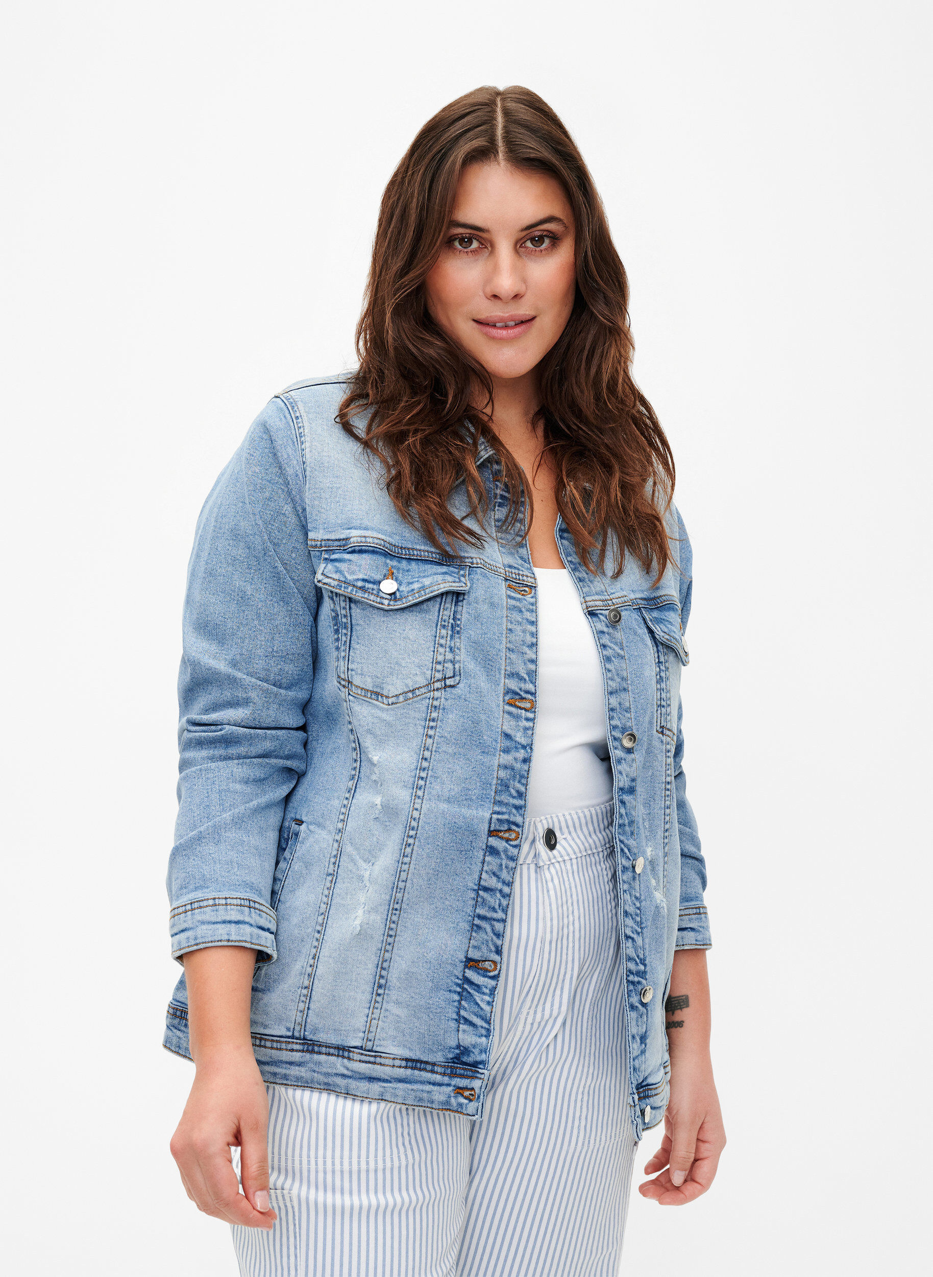 ZizziKurze Denim-Jacke aus Baumwolle, Light blue denim, Model image number 0