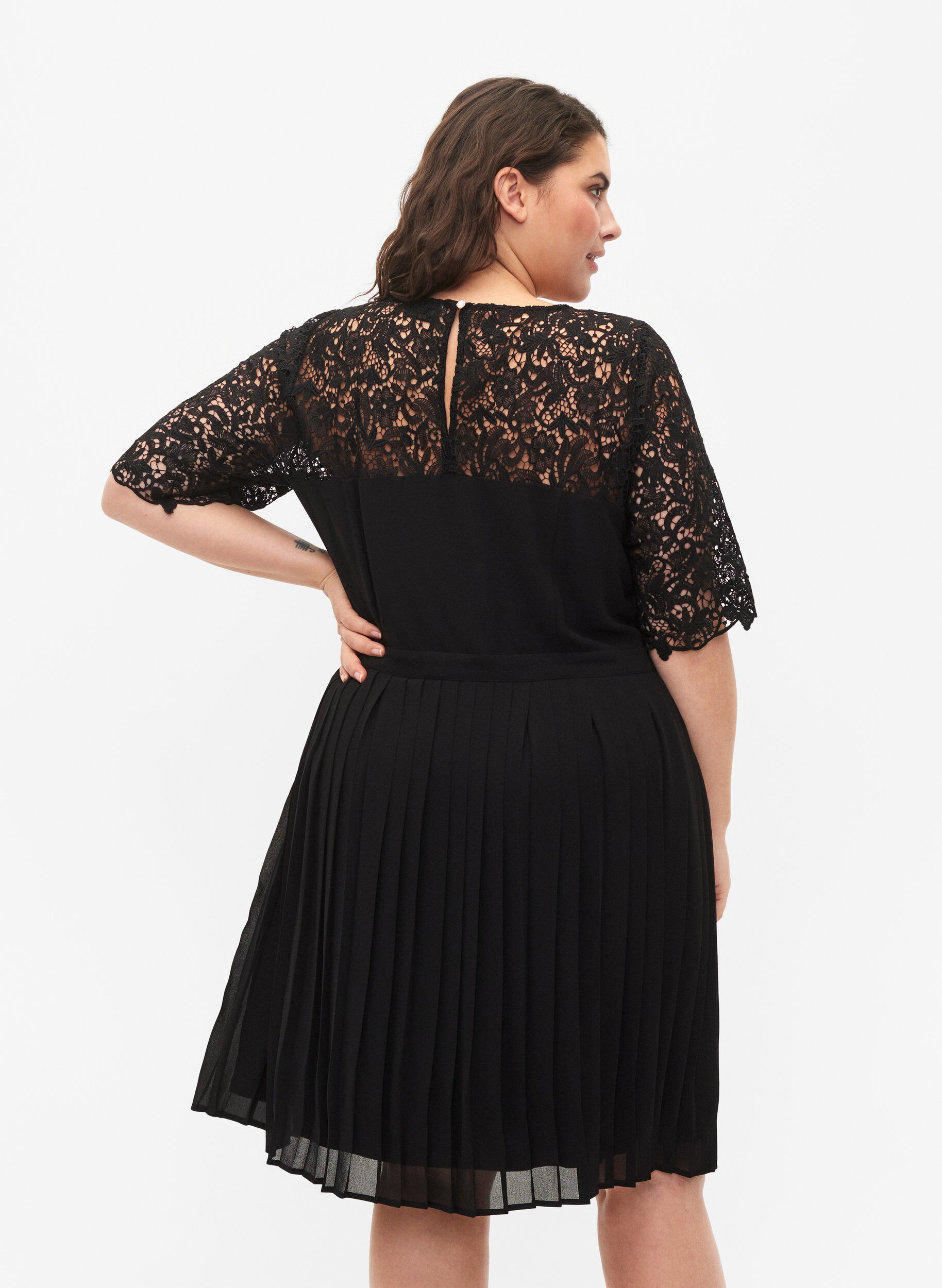 ZizziKurz&auml;rmeliges Kleid mit Spitzenoberteil, Black, Model image number 1
