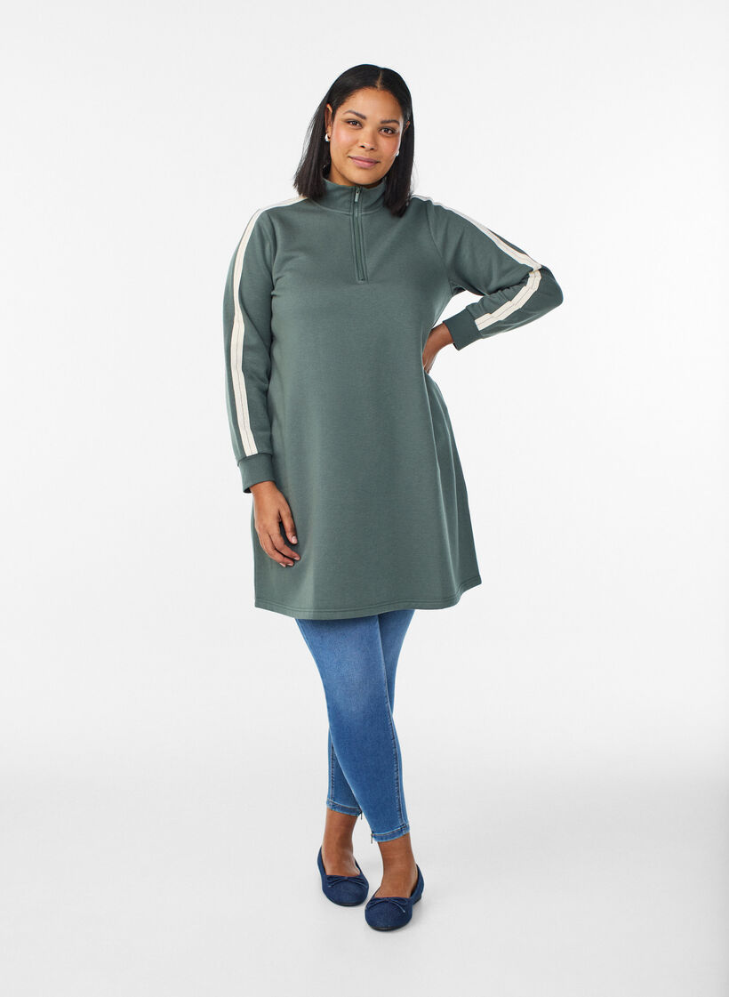 Kurzes Sweatshirtkleid mit hohem Kragen, Gr&uuml;n, Model image number 1