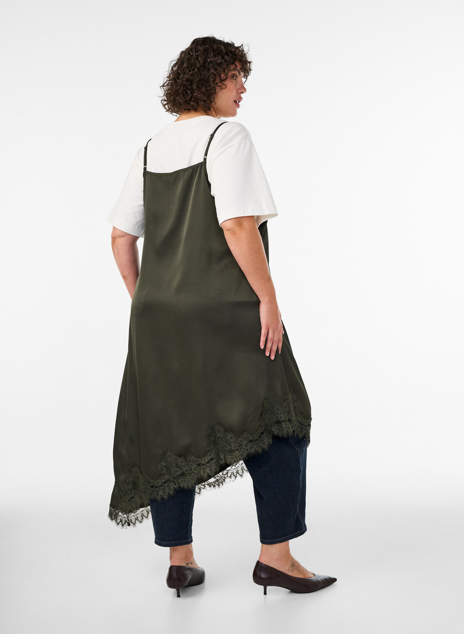 ZizziKleid aus Satin mit Spitze und asymmetrischem Saum, Gr&uuml;n, Model image number 1