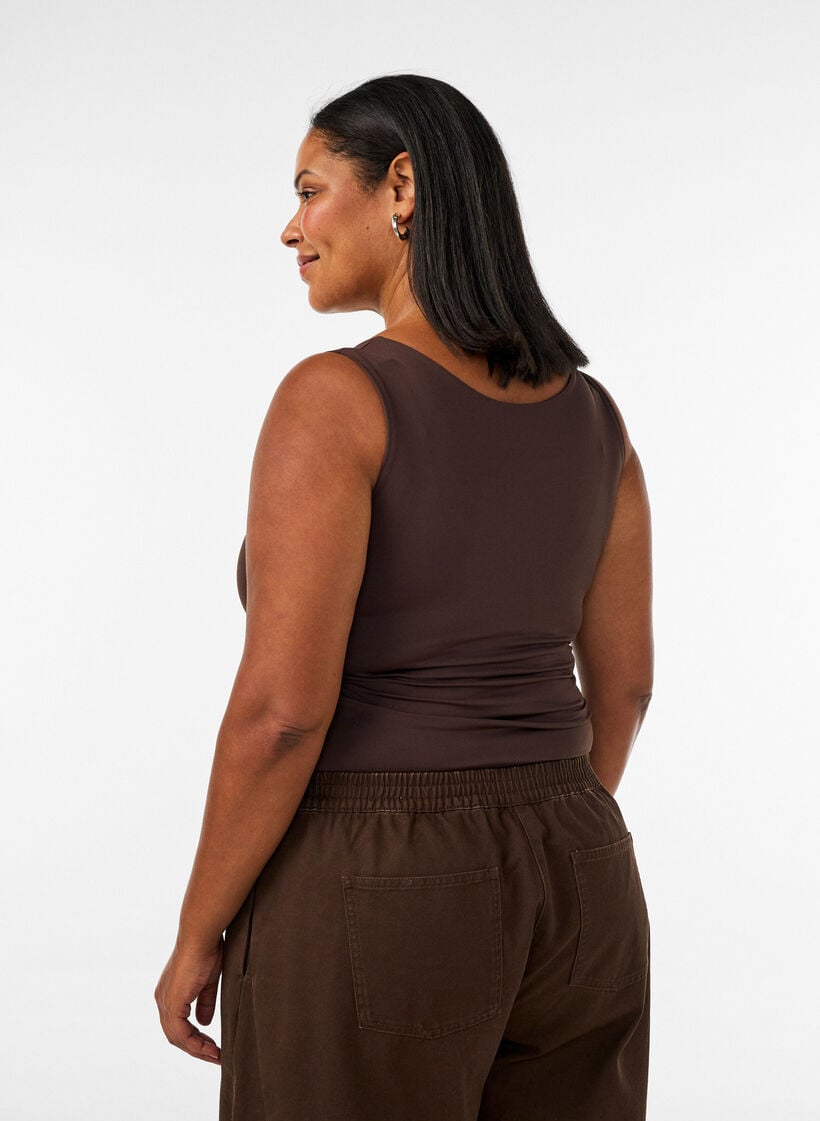 Figurbetontes Basic-Top aus glattem Stoff, Braun, Model image number 2