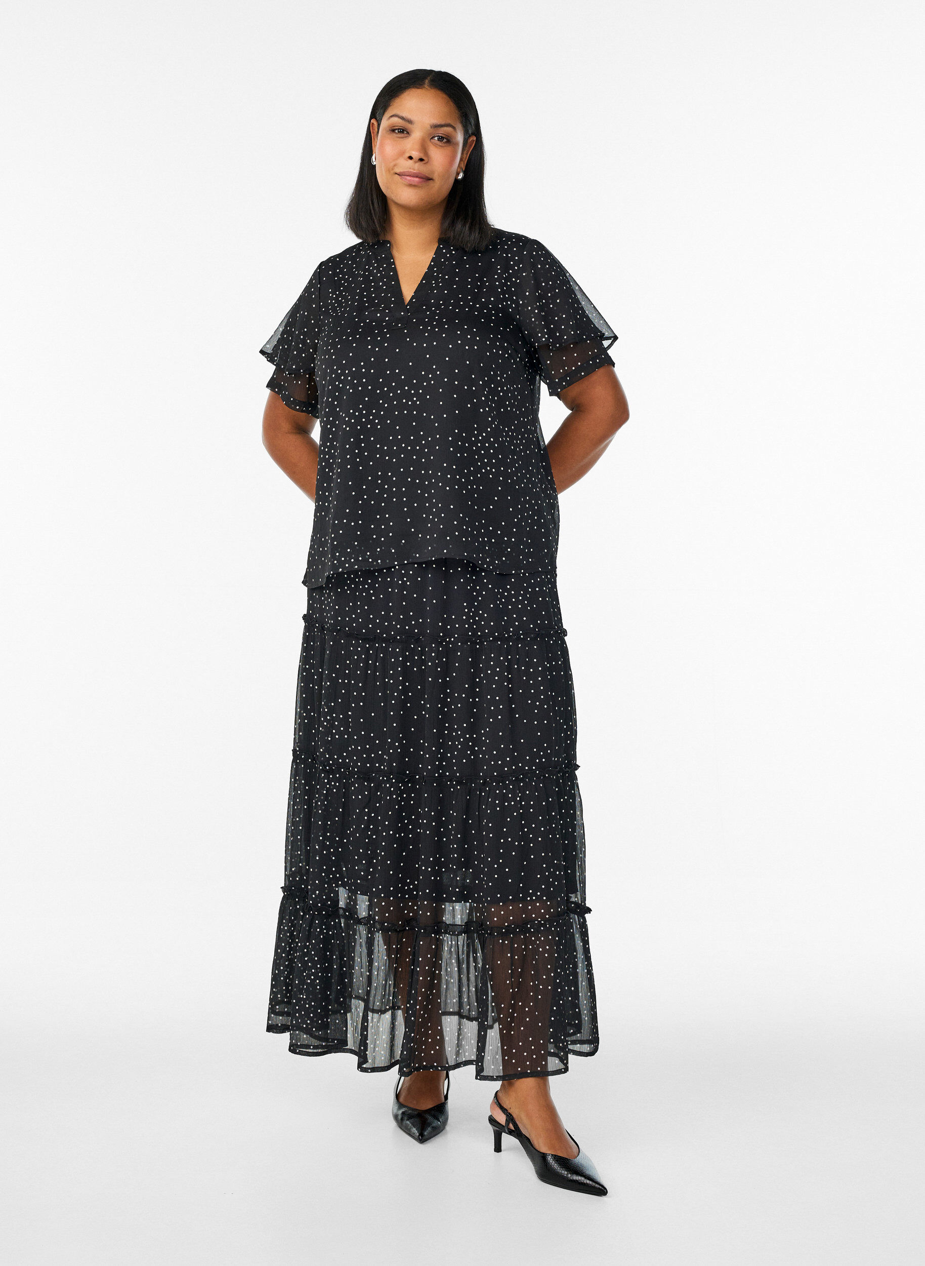 ZizziChiffonbluse mit Polka Dots und Volant&auml;rmeln, Schwarz, Model image number 1