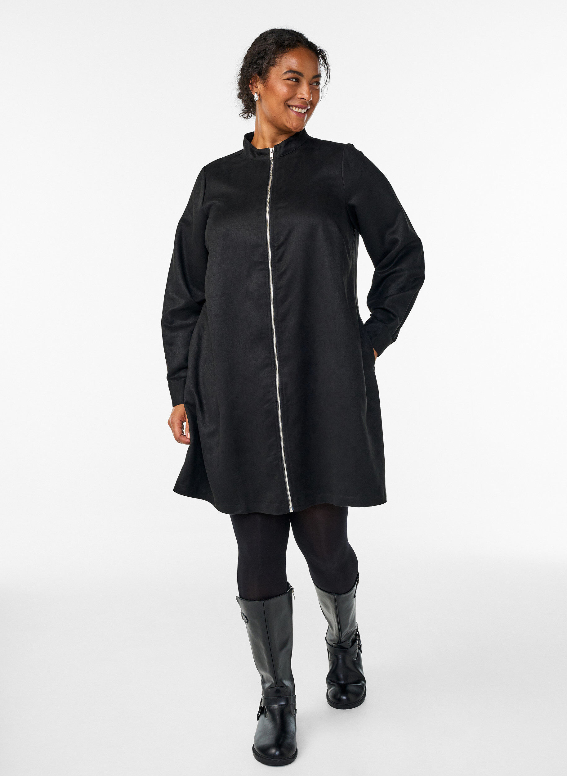 ZizziLanges Hemd aus Wildlederimitat mit Rei&szlig;verschluss, Schwarz, Model image number 1