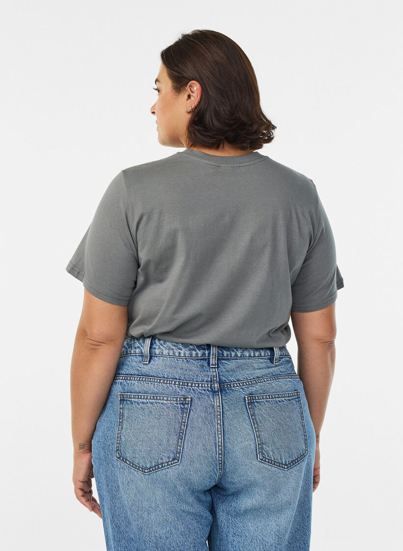 Basic T-Shirt aus Baumwolle mit Rundhalsausschnitt, Grau, Model image number 2