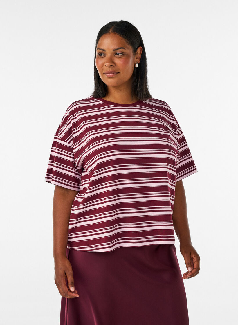 Kastiges T-Shirt mit Streifenmuster, Rot, Model image number 0