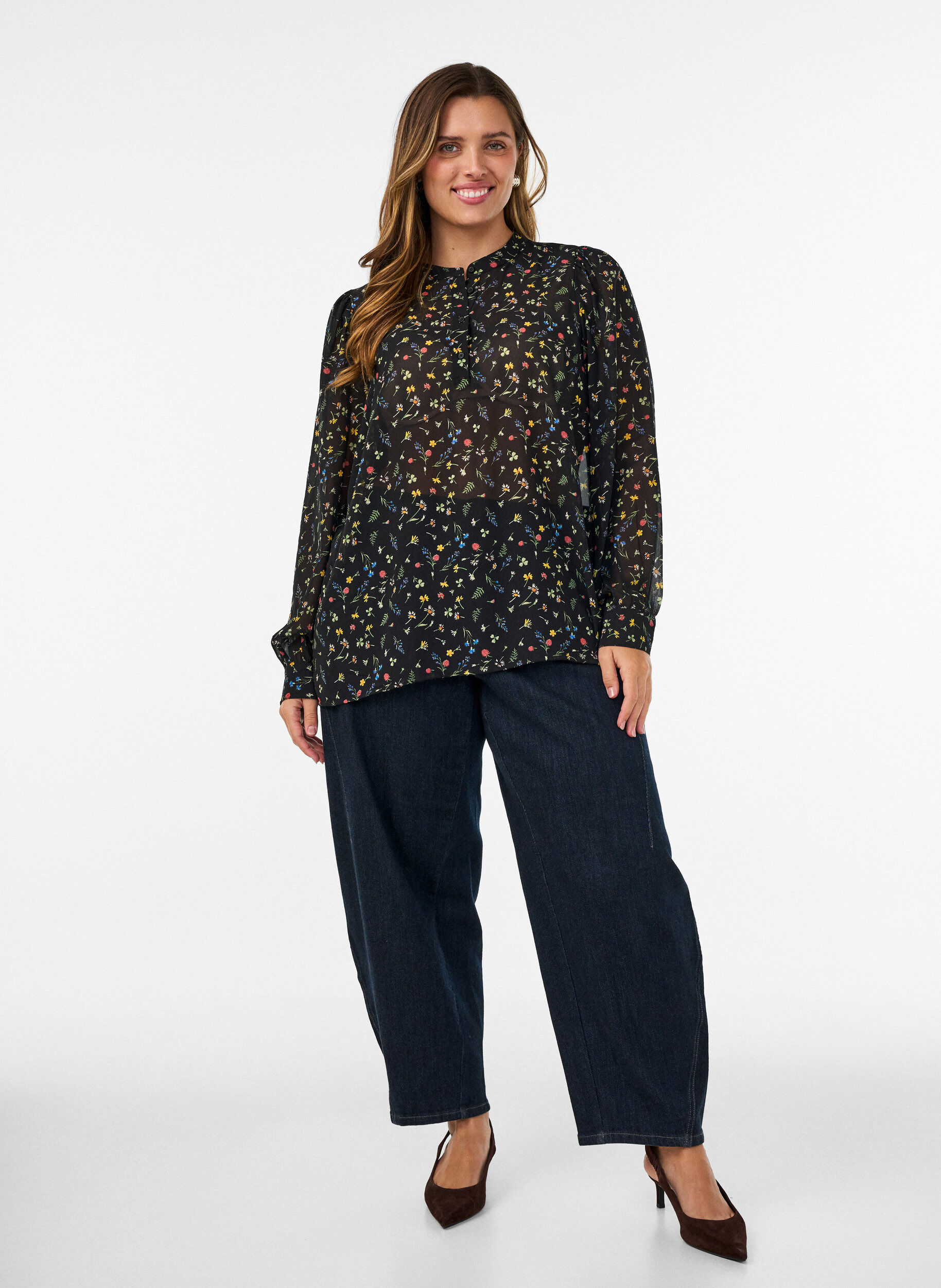 ZizziBluse mit Allover-Print und kurzer Knopfleiste, Schwarz, Model image number 1