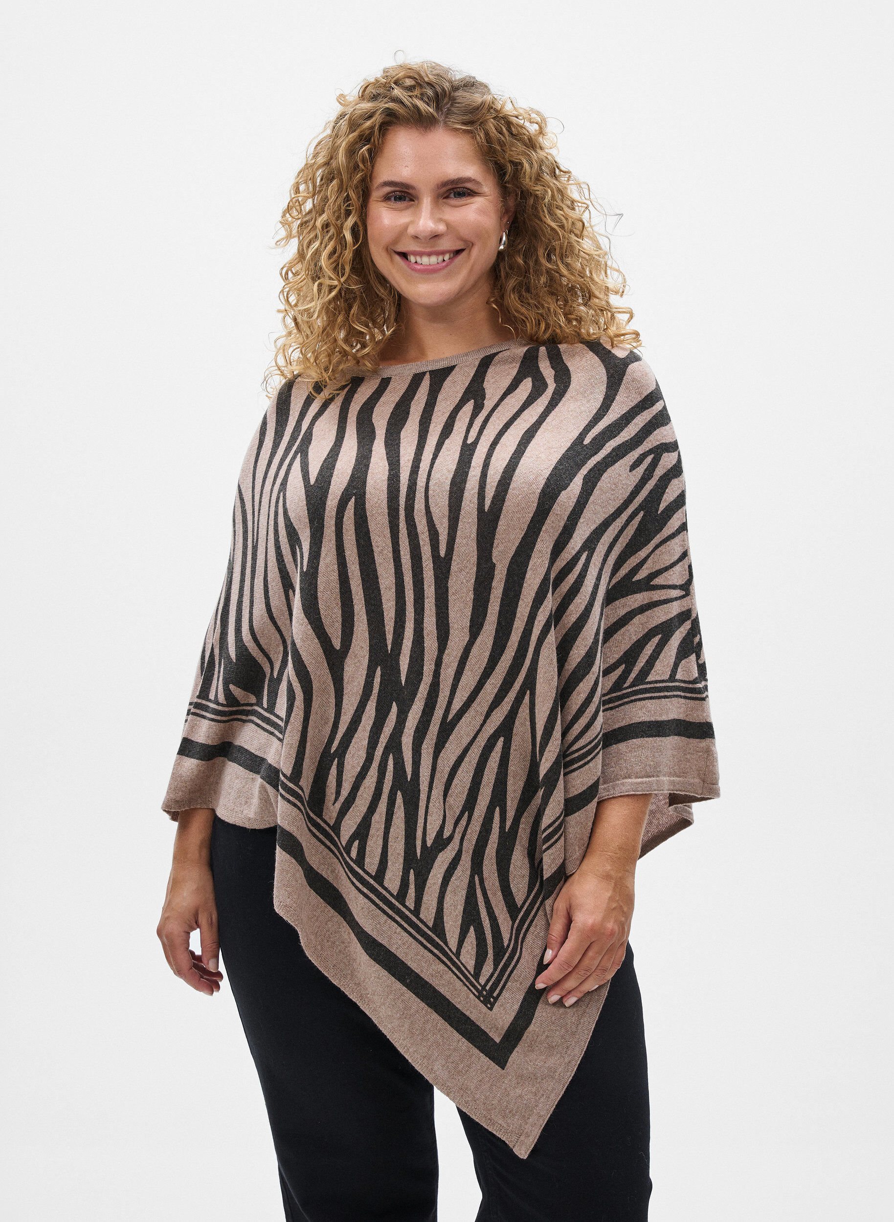 Feinstrickponcho, Schwarz, Model