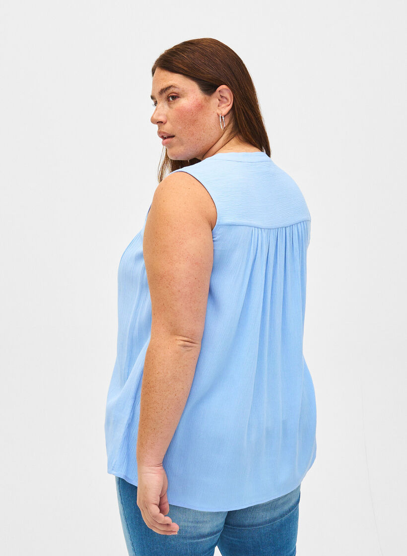 Ärmellose Bluse aus Viskose mit Häkeldetail, Serenity, Model image number 1