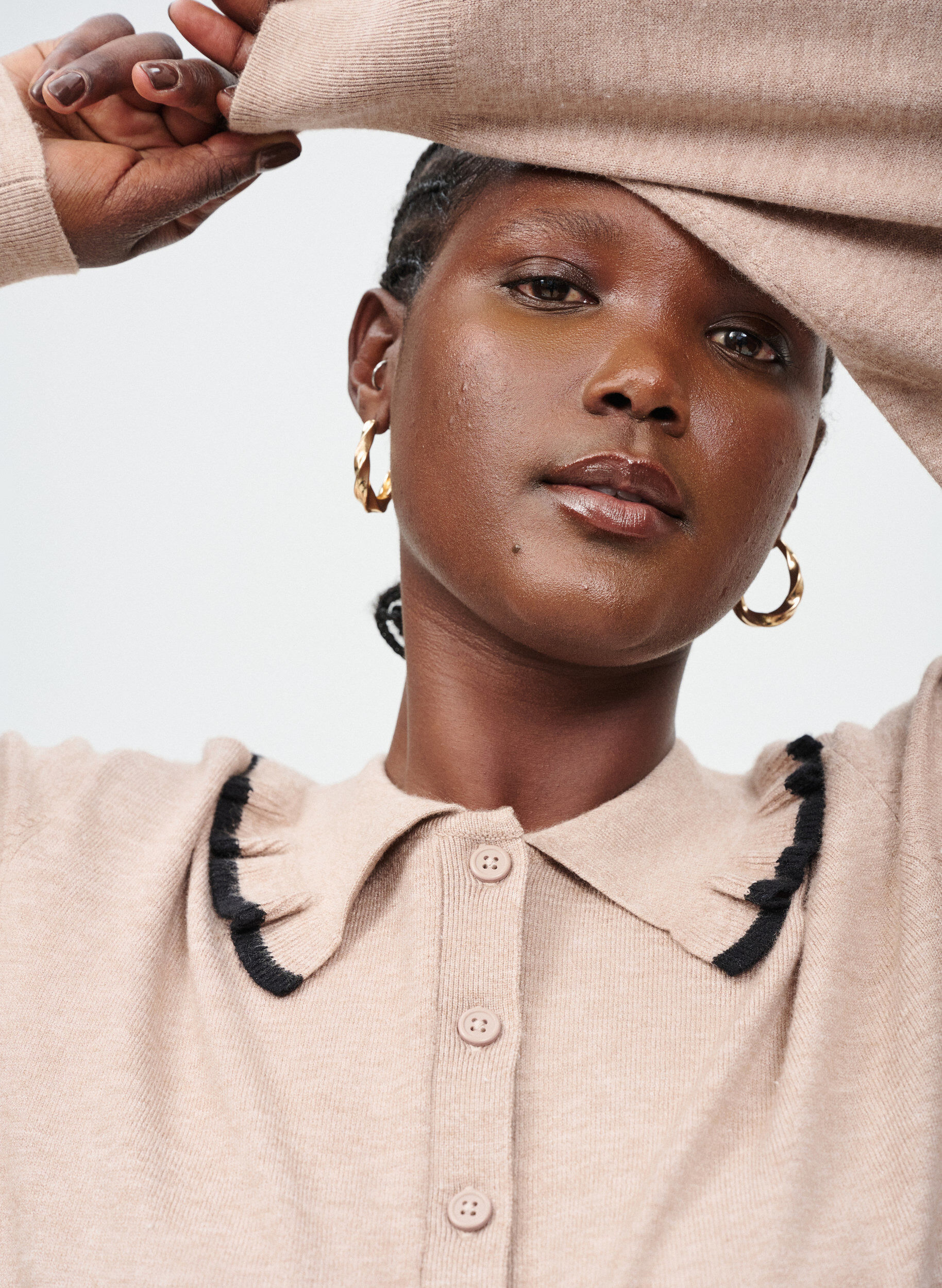 ZizziStrickbluse mit Kragen und Kontrastr&uuml;sche, Beige, Image image number 0