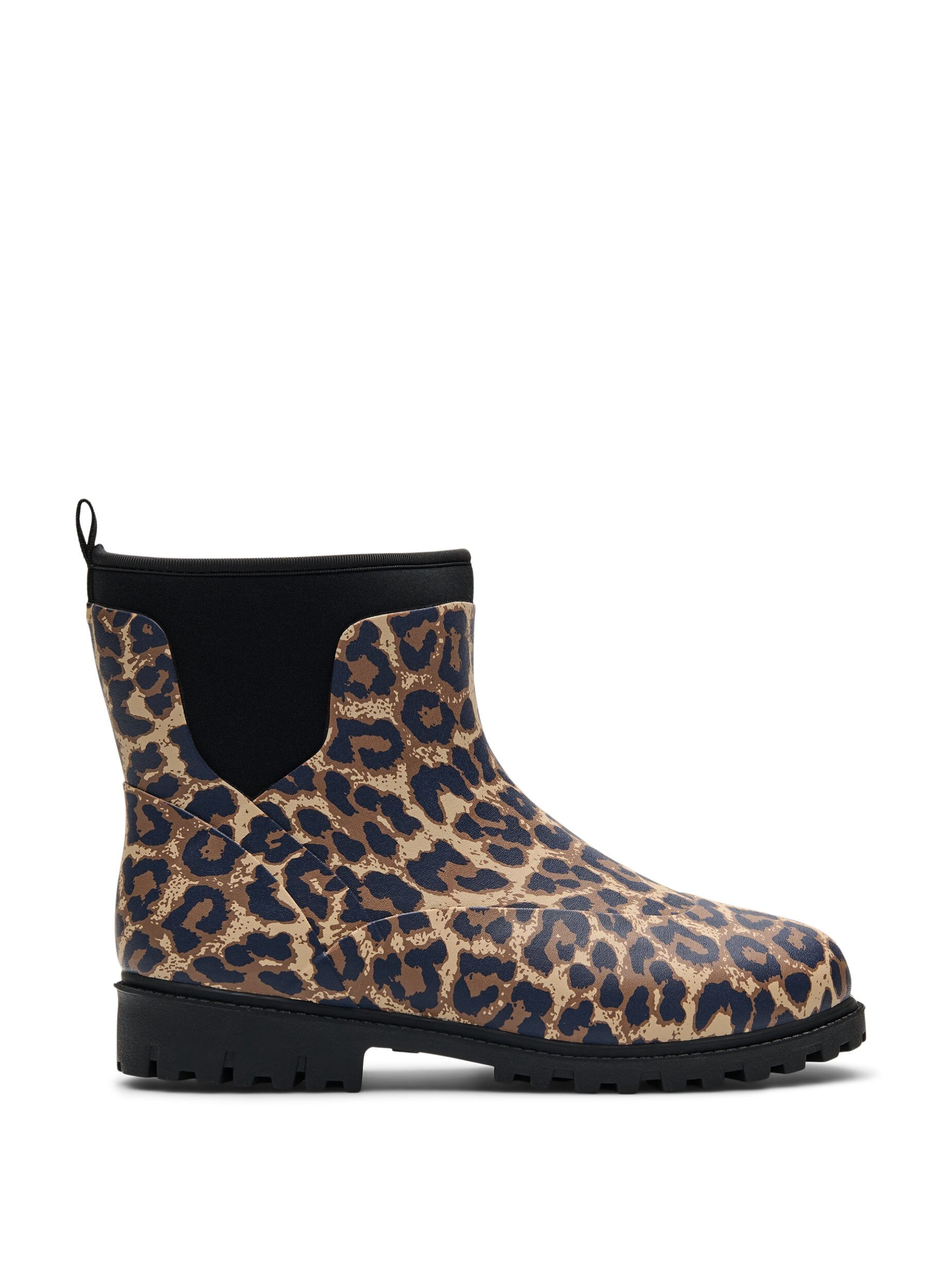 ZizziKurze Stiefel mit weitem Schaft aus elastischem Neopren, Leopard AOP, Packshot image number 0