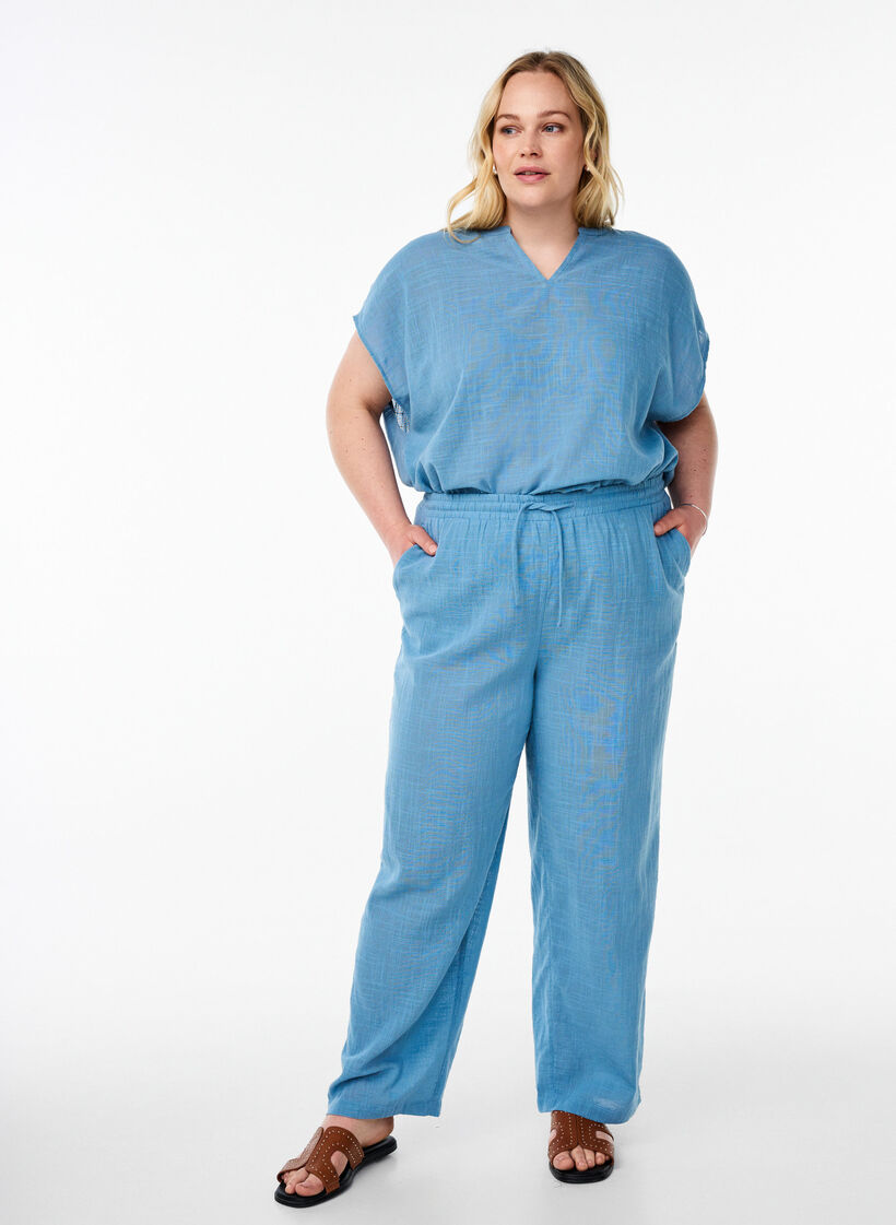 Lockere Bluse mit angeschnittenen &Auml;rmeln, Blau, Model image number 0