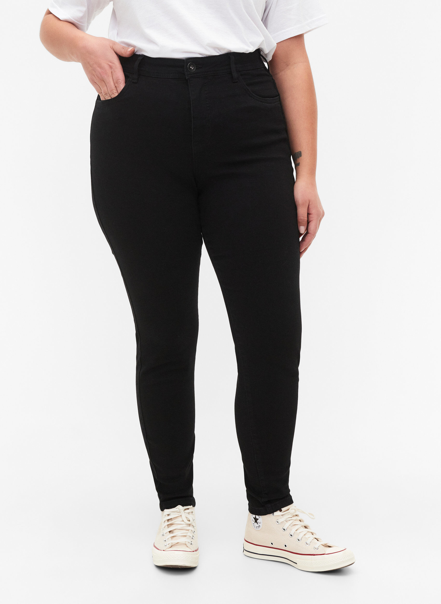 ZizziJeans mit Super Slim Fit, Schwarz, Model image number 3