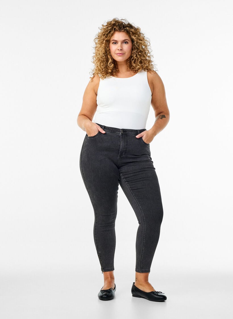 Cropped Amy Jeans mit Rei&szlig;verschluss, Grau, Model image number 0