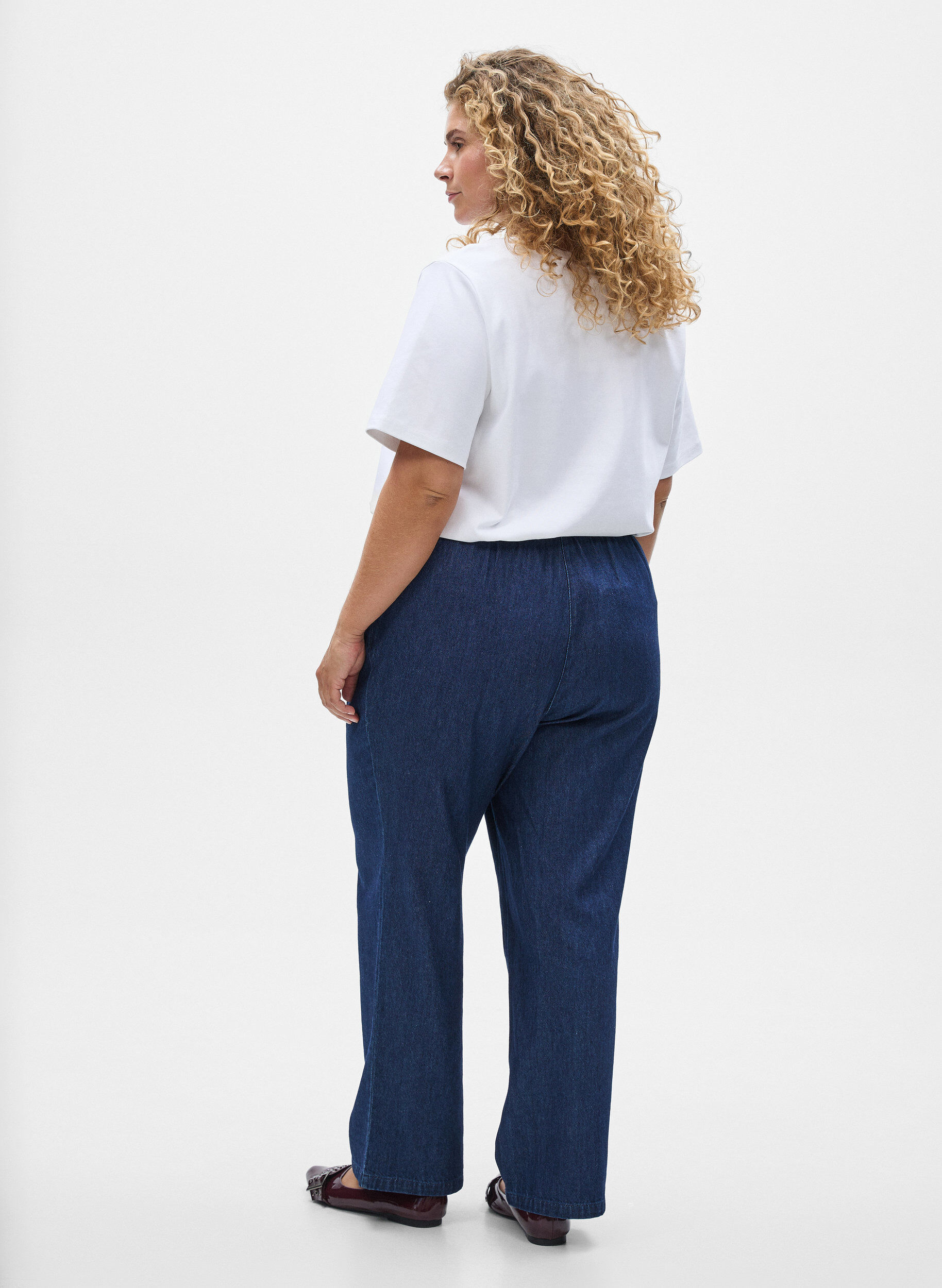 ZizziGerade geschnittene Jeans mit elastischem Bund, Blau, Model image number 1
