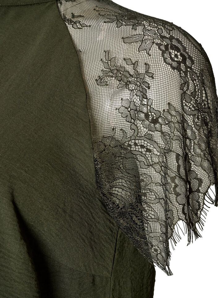 Bluse mit kurzen &Auml;rmeln aus Spitze und hohem Kragen, Gr&uuml;n, Packshot image number 3