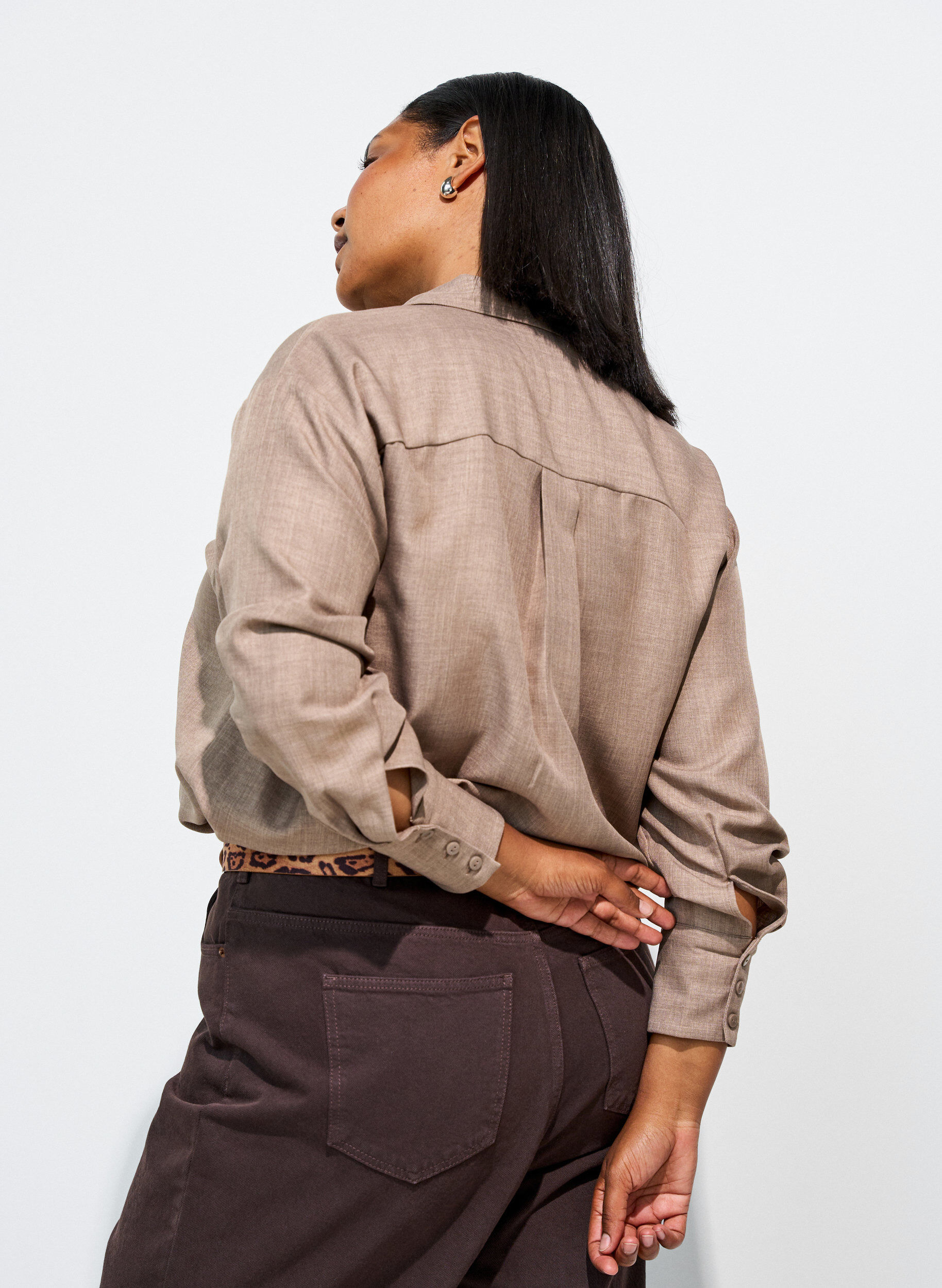 ZizziLockere Bluse mit V-Ausschnitt, Braun, Model image number 2