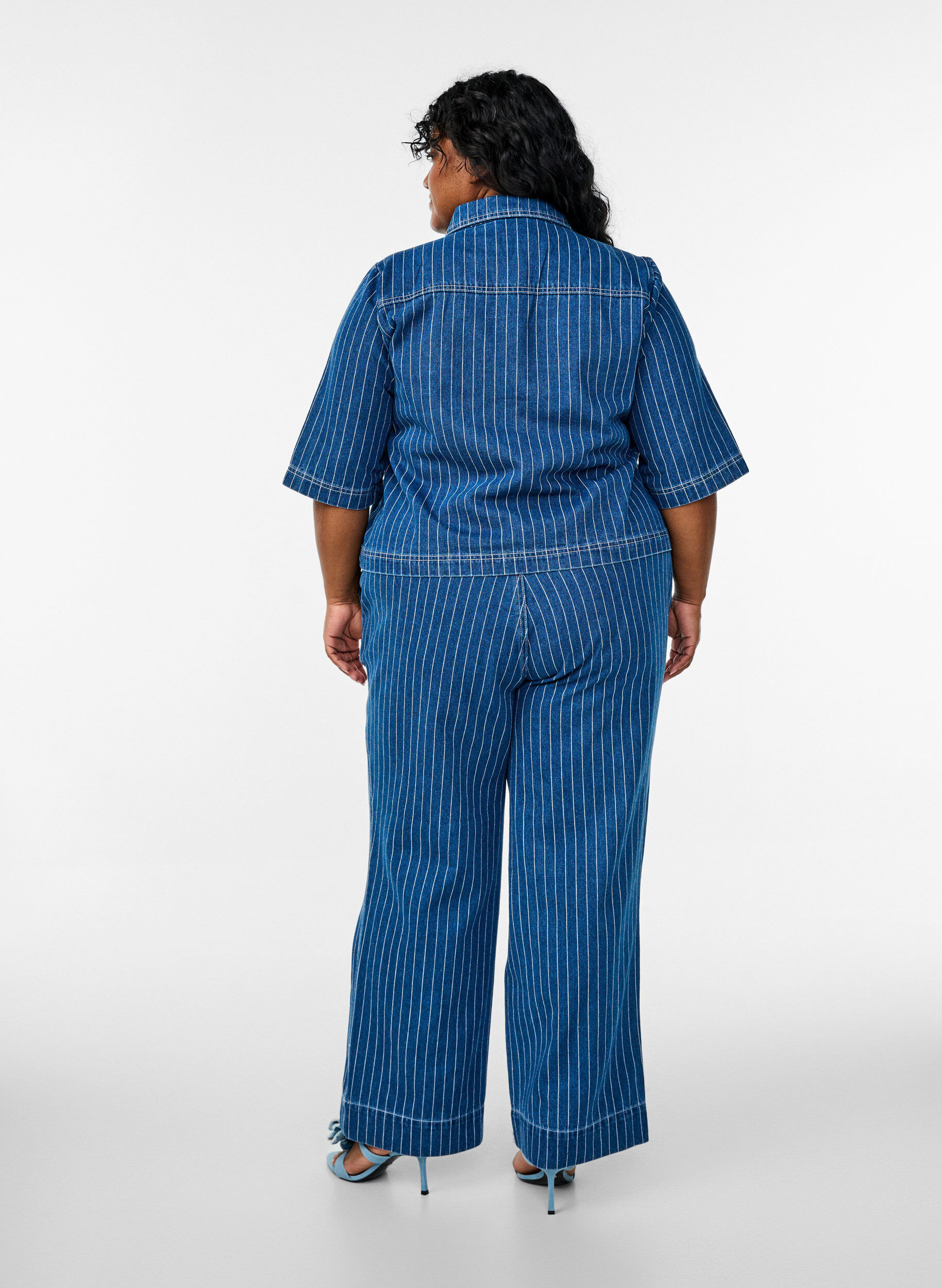 ZizziJeans mit weitem Bein und Streifen, Blau, Model image number 1