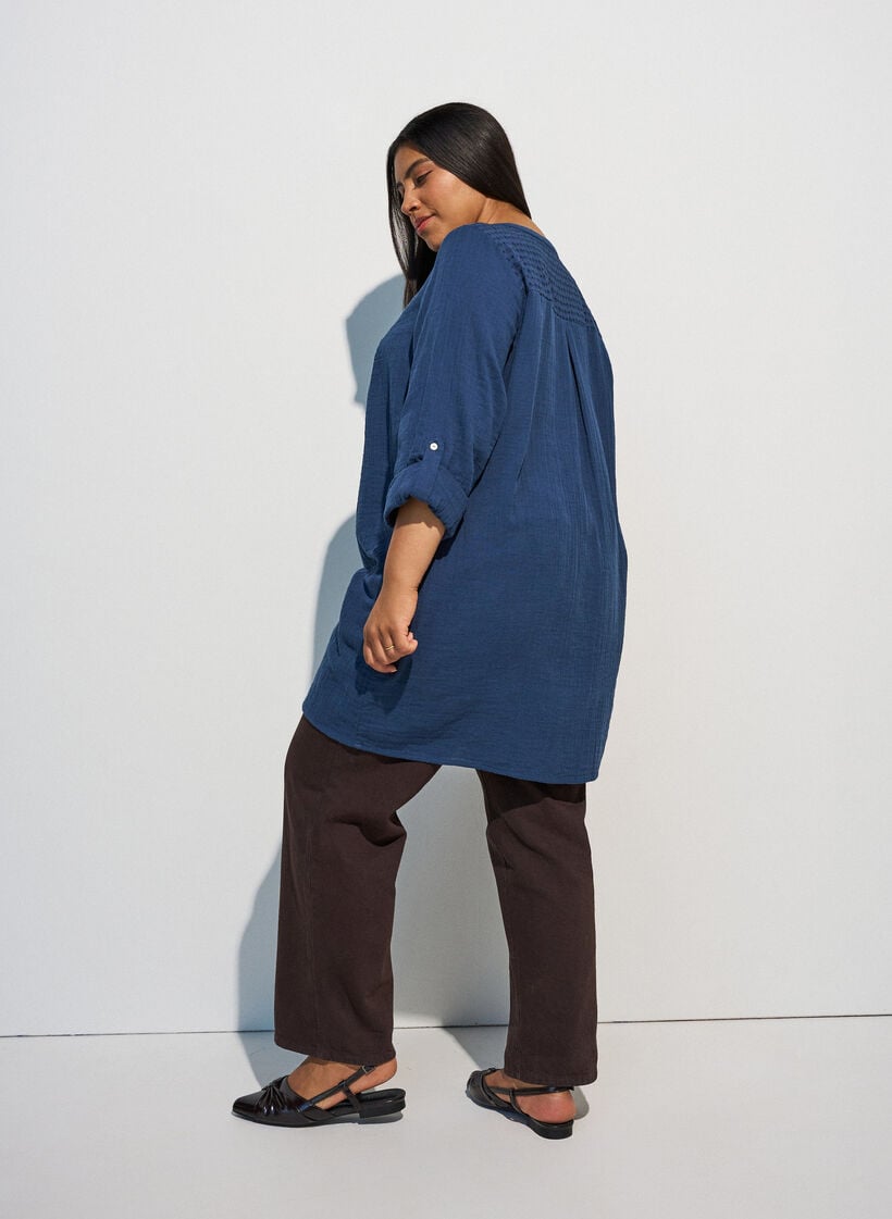 Tunika aus Baumwollmusselin mit Broderie Anglaise, Blau, Model image number 2