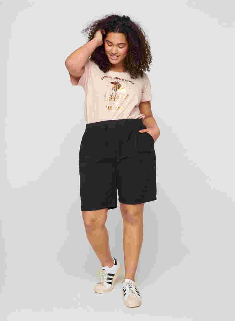 Lockere Shorts aus Baumwolle mit Taschen , Black, Model image number 2