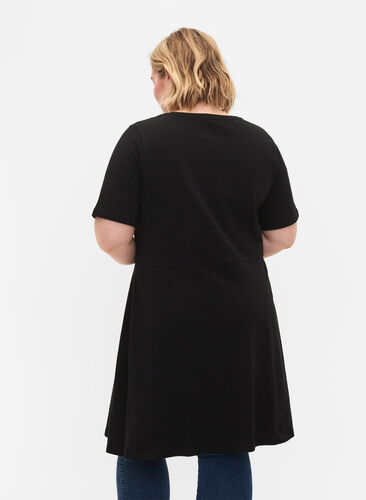 Einfarbiges Kleid aus Baumwolle mit kurzen Ärmeln, Black, Model image number 1