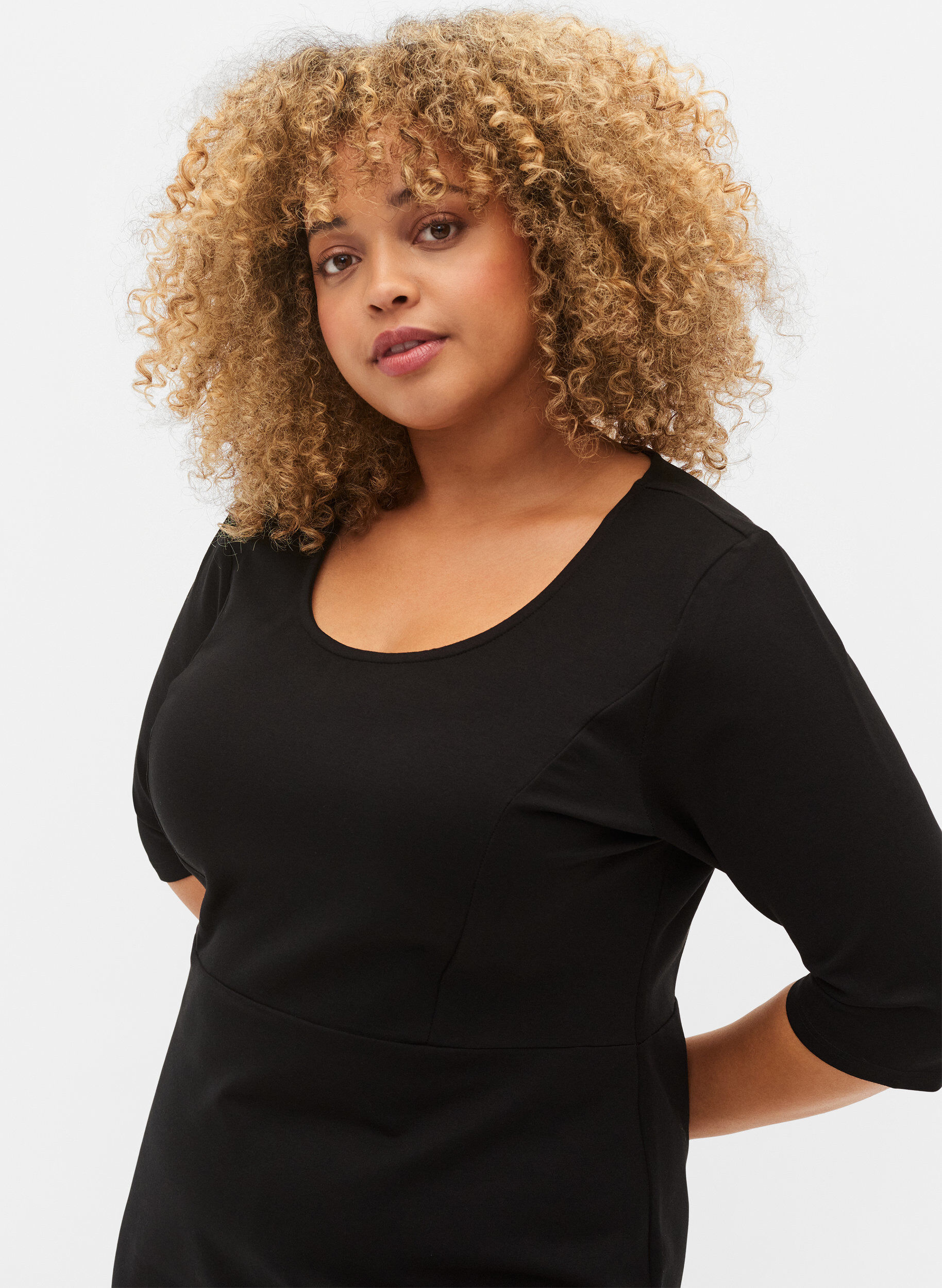 ZizziUnifarbenes Kleid mit 3/4 &Auml;rmeln und Schlitz, Black, Model image number 2