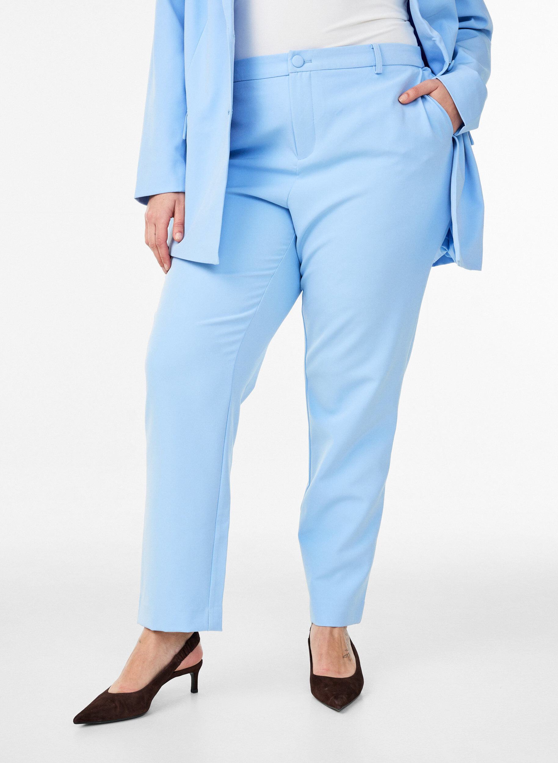 ZizziHose mit Taschen und geraden Beinen, Blau, Model image number 2
