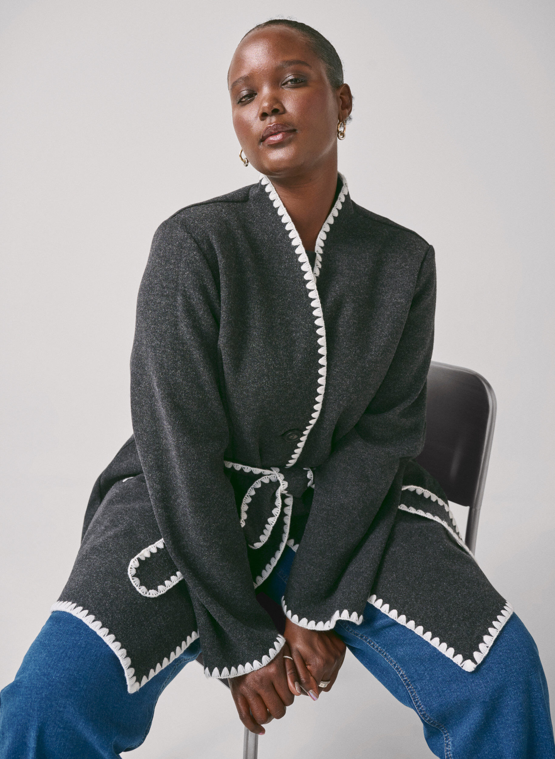 ZizziMantel mit kontrastfarbenen R&auml;ndern, Dark Grey Melange, Image image number 0