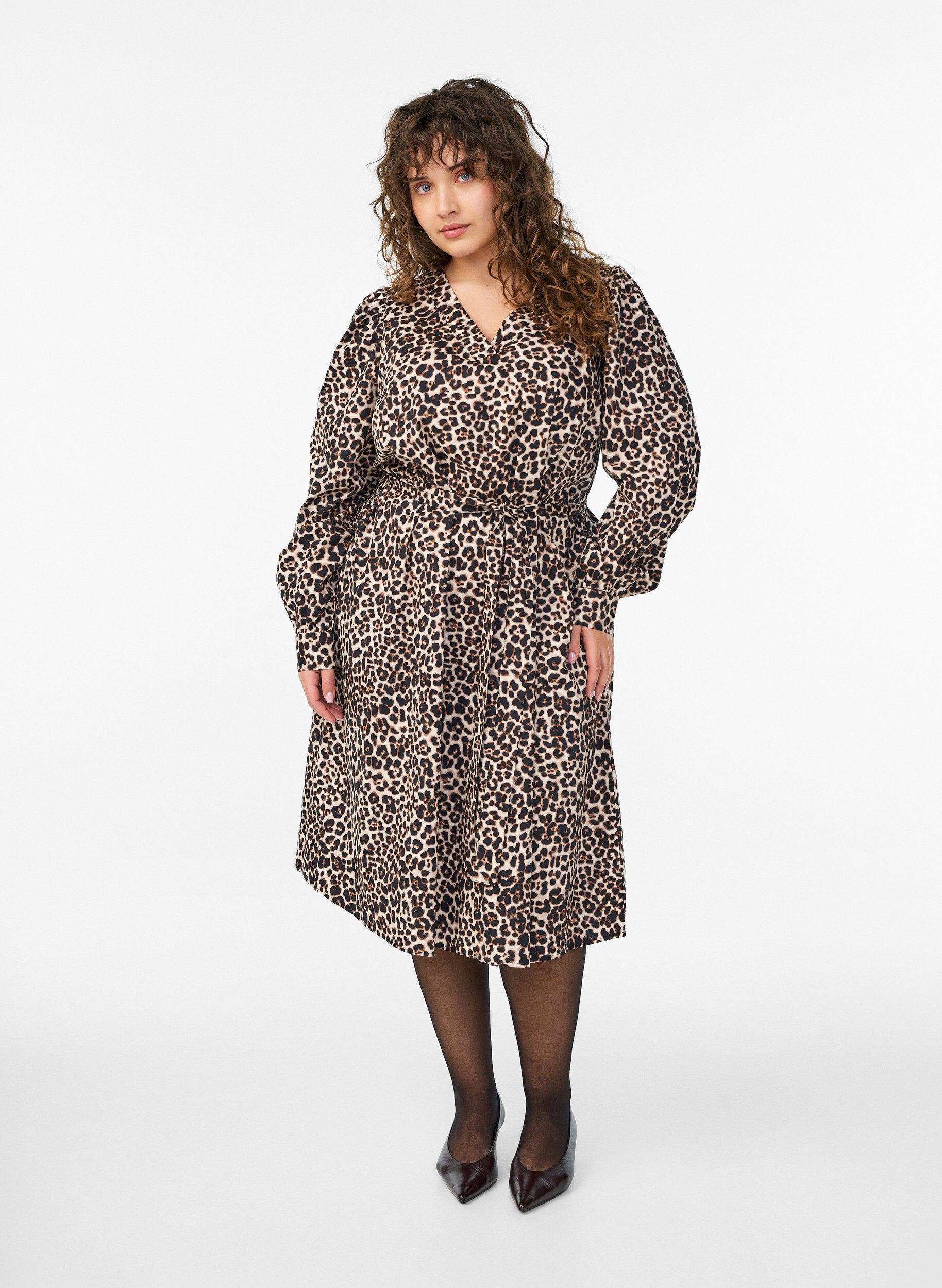 Kleid aus Bio-Baumwolle mit Bindeg&uuml;rtel, Braun, Model