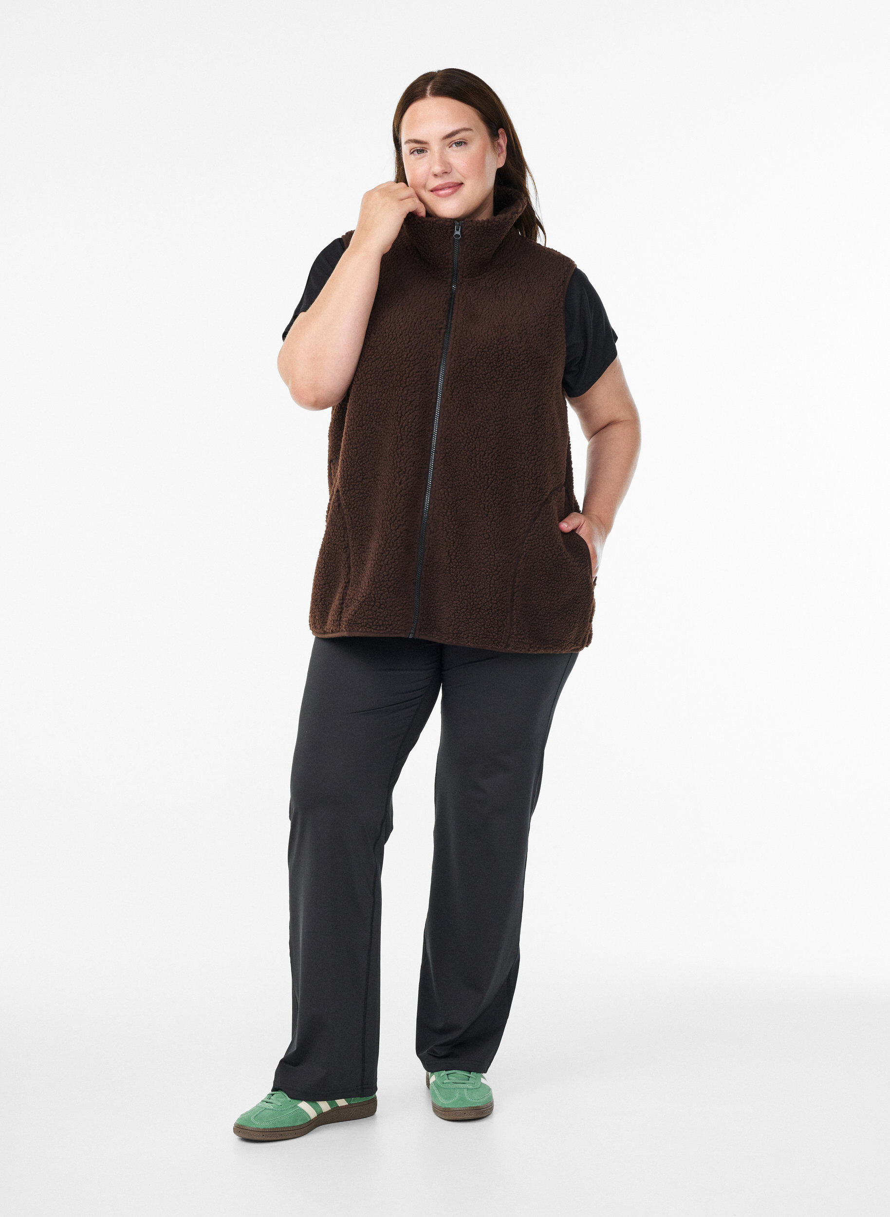 ZizziTeddy-Fleece-Weste mit Rei&szlig;verschluss und Taschen, Braun, Model image number 1