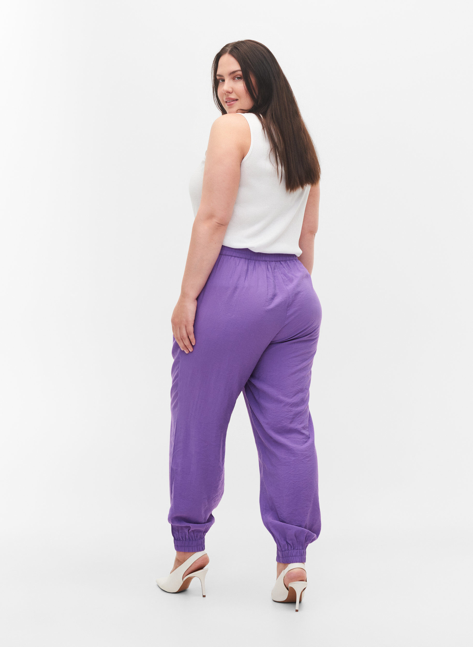 ZizziLockere Hose aus Viskosemischung mit elastischen Abschl&uuml;ssen, Royal Lilac, Model image number 1