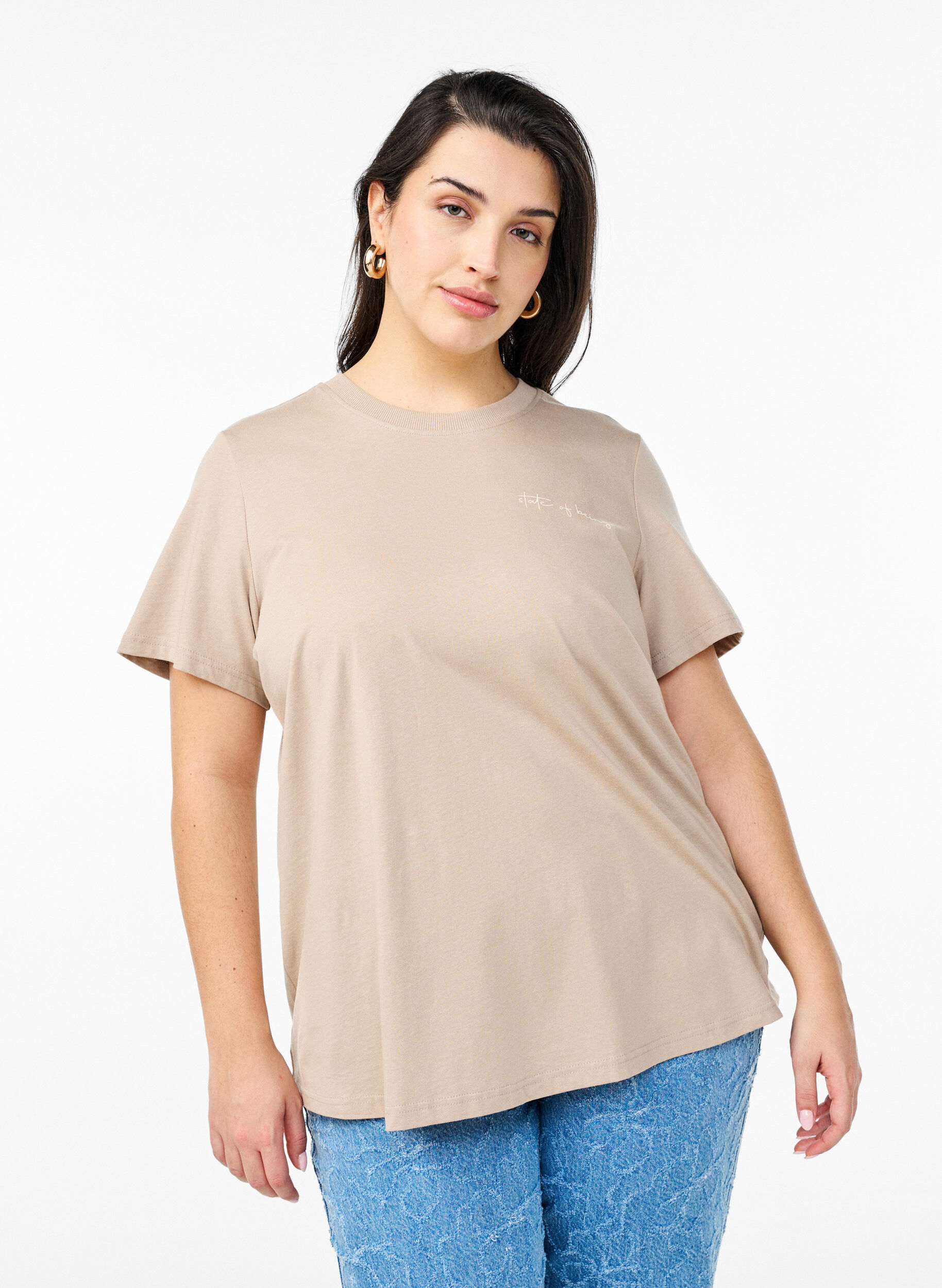 T-Shirt mit Textaufdruck und Rundhalsausschnitt, Braun, Model