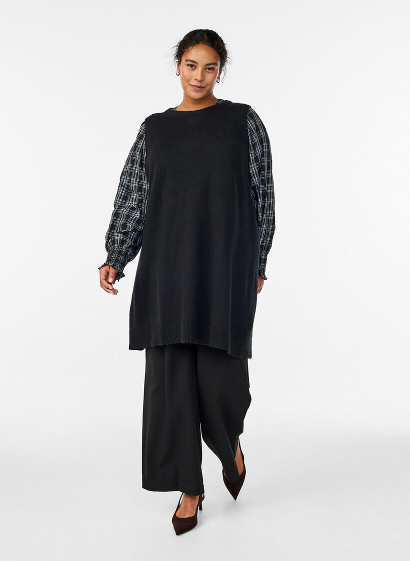 Kurzes &auml;rmelloses Strickkleid, Schwarz, Model image number 1