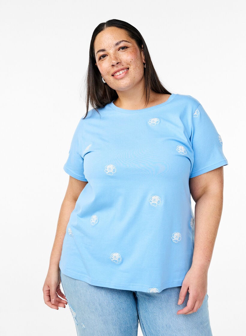 T-Shirt aus Bio-Baumwolle mit aufgestickten Motiven, Blau, Model image number 0