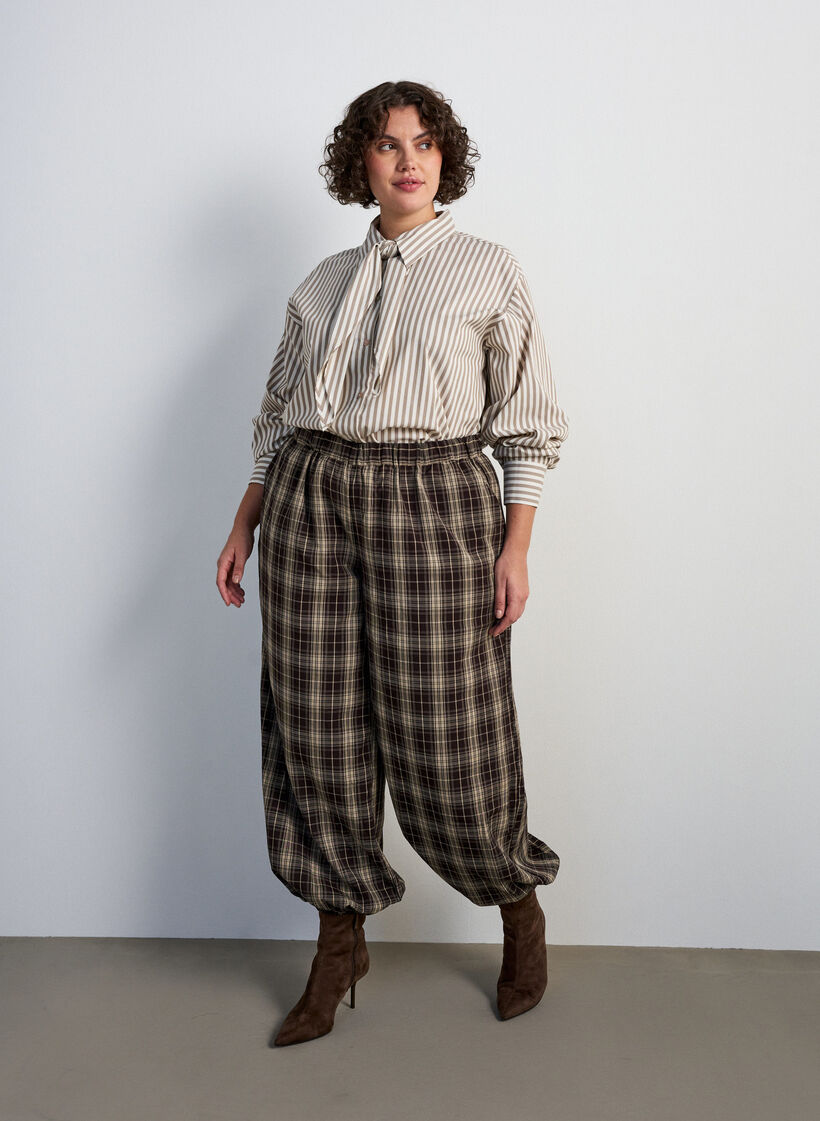 Karierte Ballonhose mit hoher Taille, Gr&uuml;n, Model image number 0